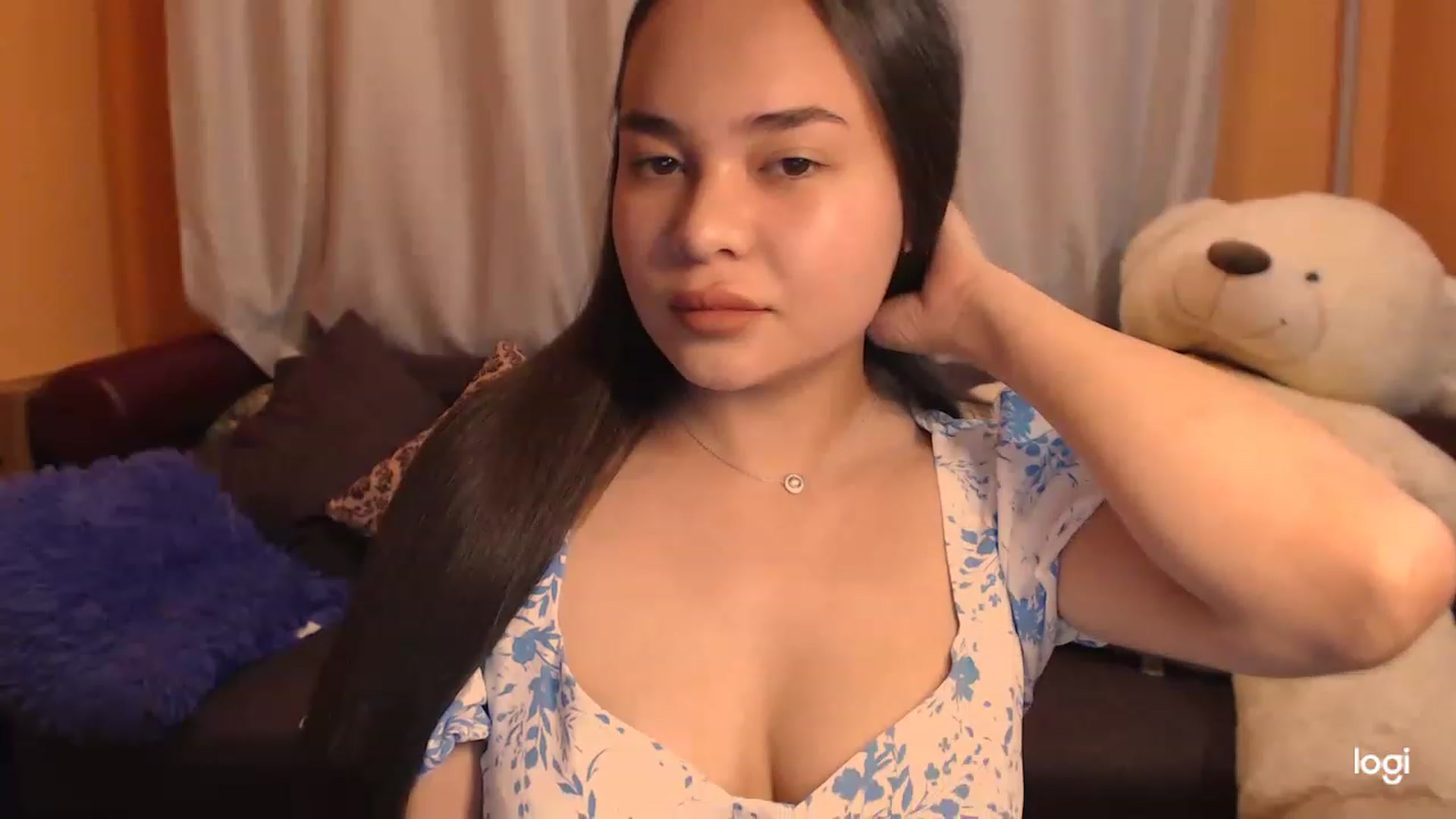 Gallery image thumbnail from UrLilunicorn's myfreecams stream on, 06/29/2023, 21:03 image 12 of 20