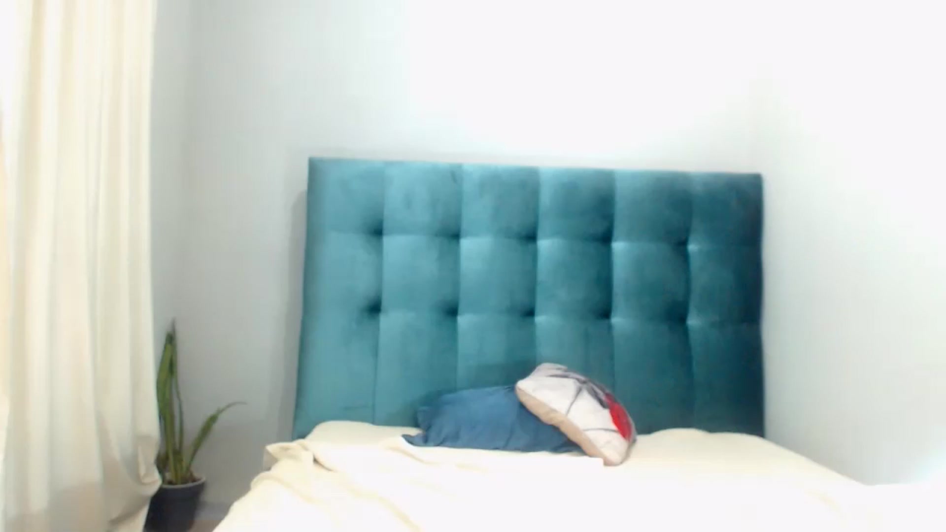 Gallery image thumbnail from UrMiss's myfreecams stream on, 08/16/2024, 20:25 image 5 of 20