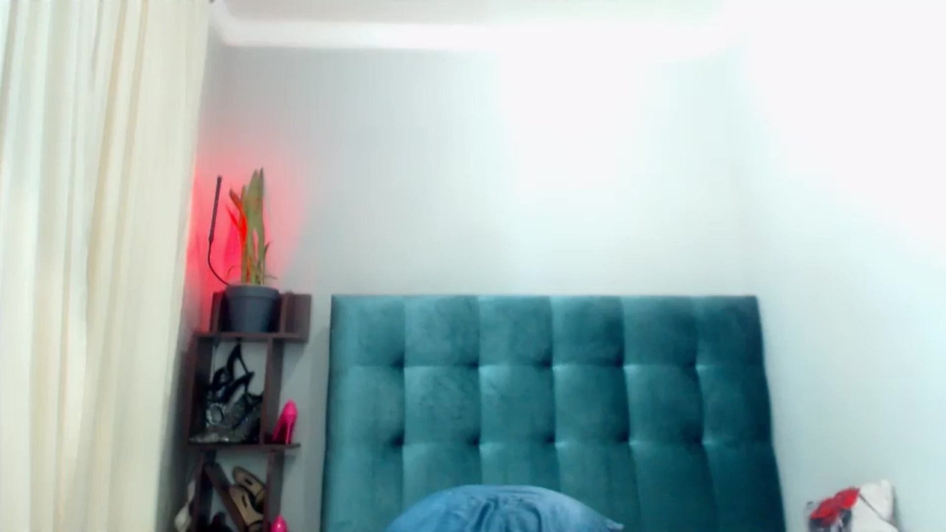 Gallery image thumbnail from UrMiss's myfreecams stream on, 08/30/2024, 21:01 image 10 of 20