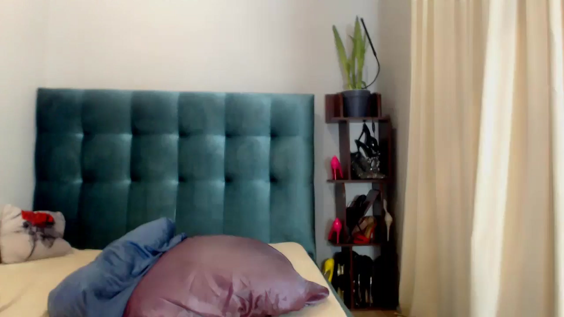 Gallery image thumbnail from UrMiss's myfreecams stream on, 10/02/2024, 21:46 image 10 of 20