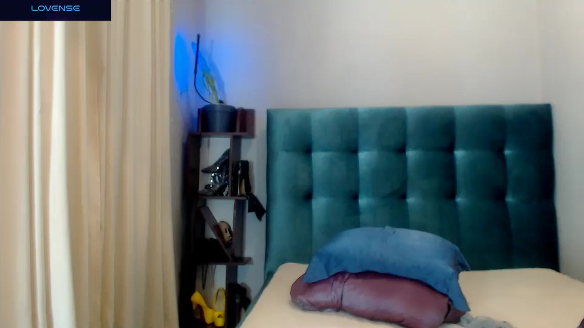 Gallery image thumbnail from UrMiss's myfreecams stream on, 03/21/2025, 18:34 image 10 of 20
