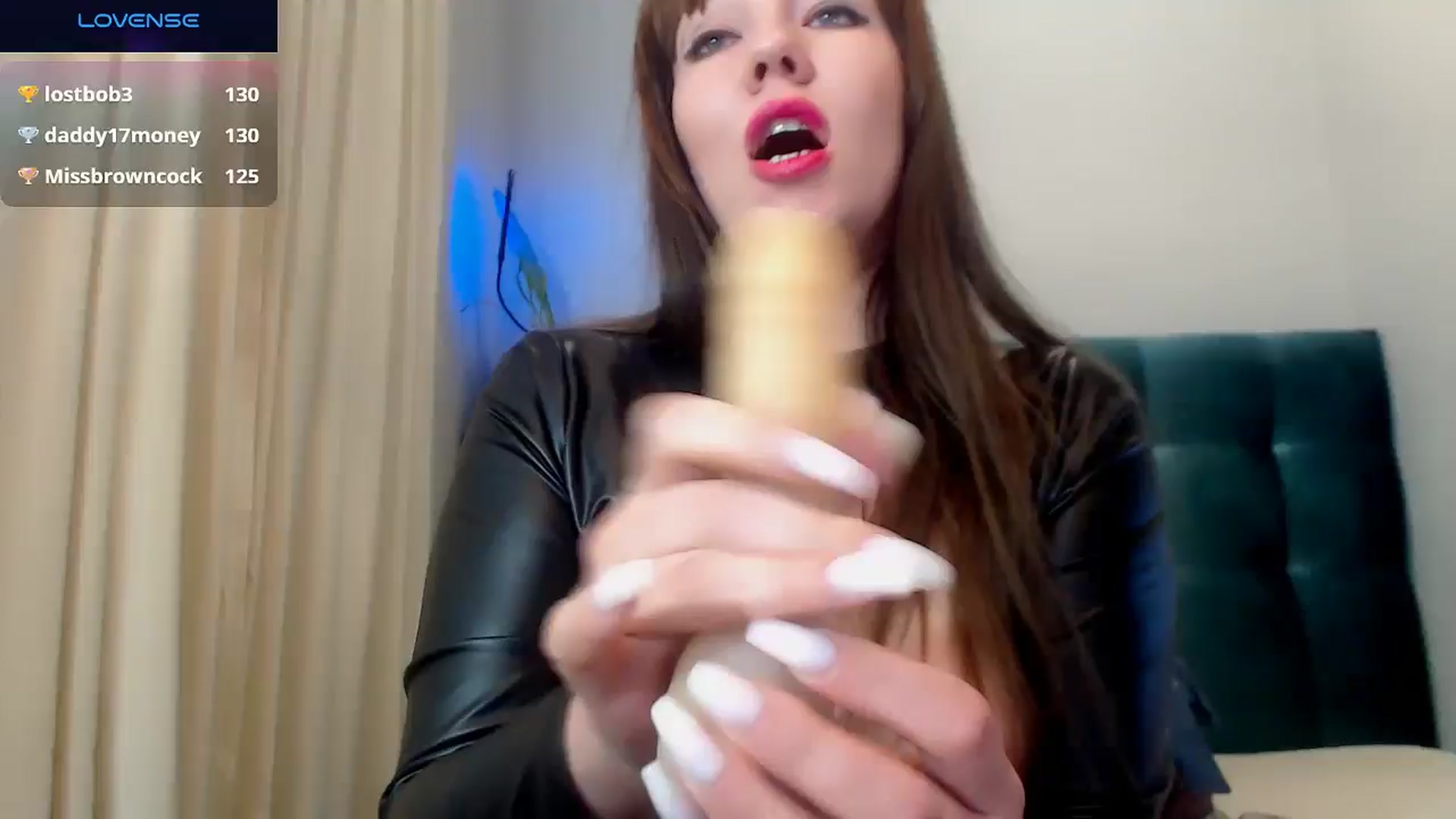 Gallery image thumbnail from UrMiss's myfreecams stream on, 03/21/2025, 21:18 image 15 of 20