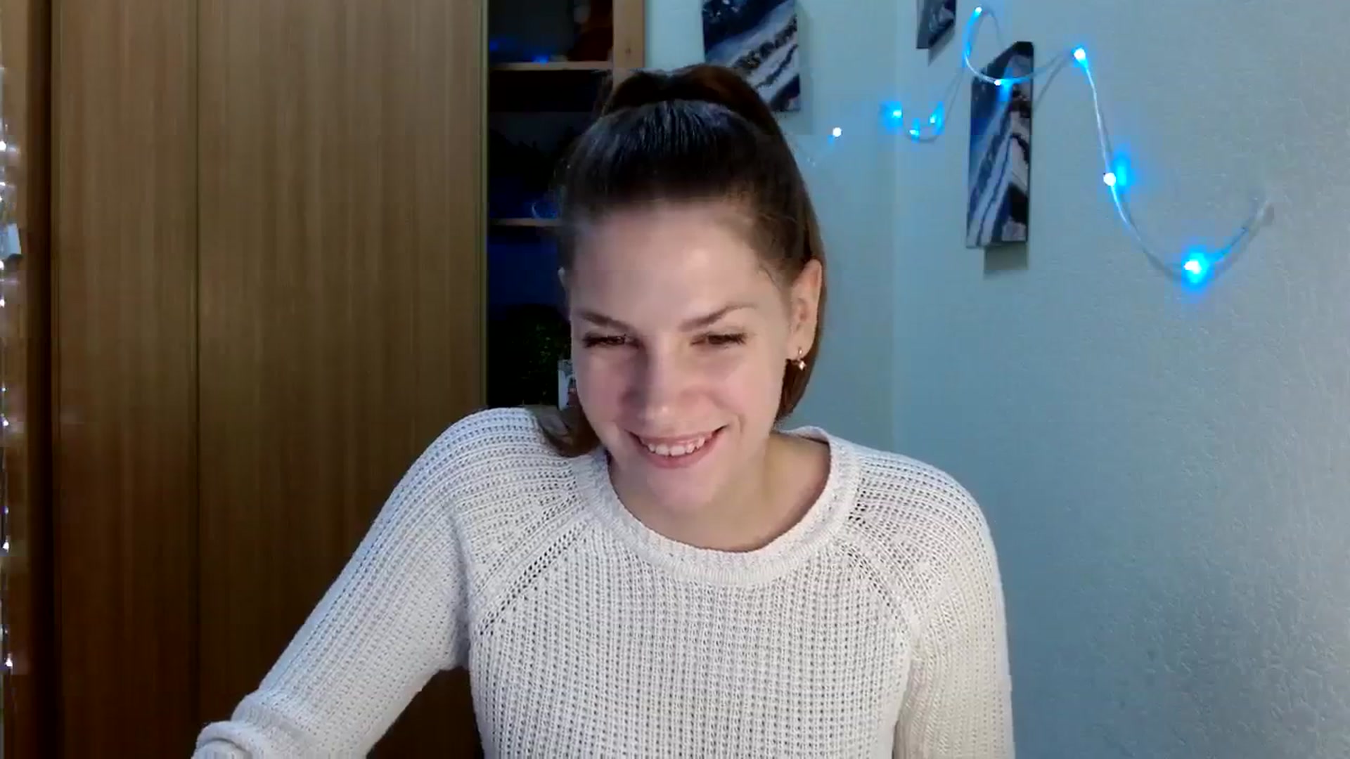 Gallery image thumbnail from Ur_Jenny's myfreecams stream on, 11/23/2023, 11:38 image 17 of 20