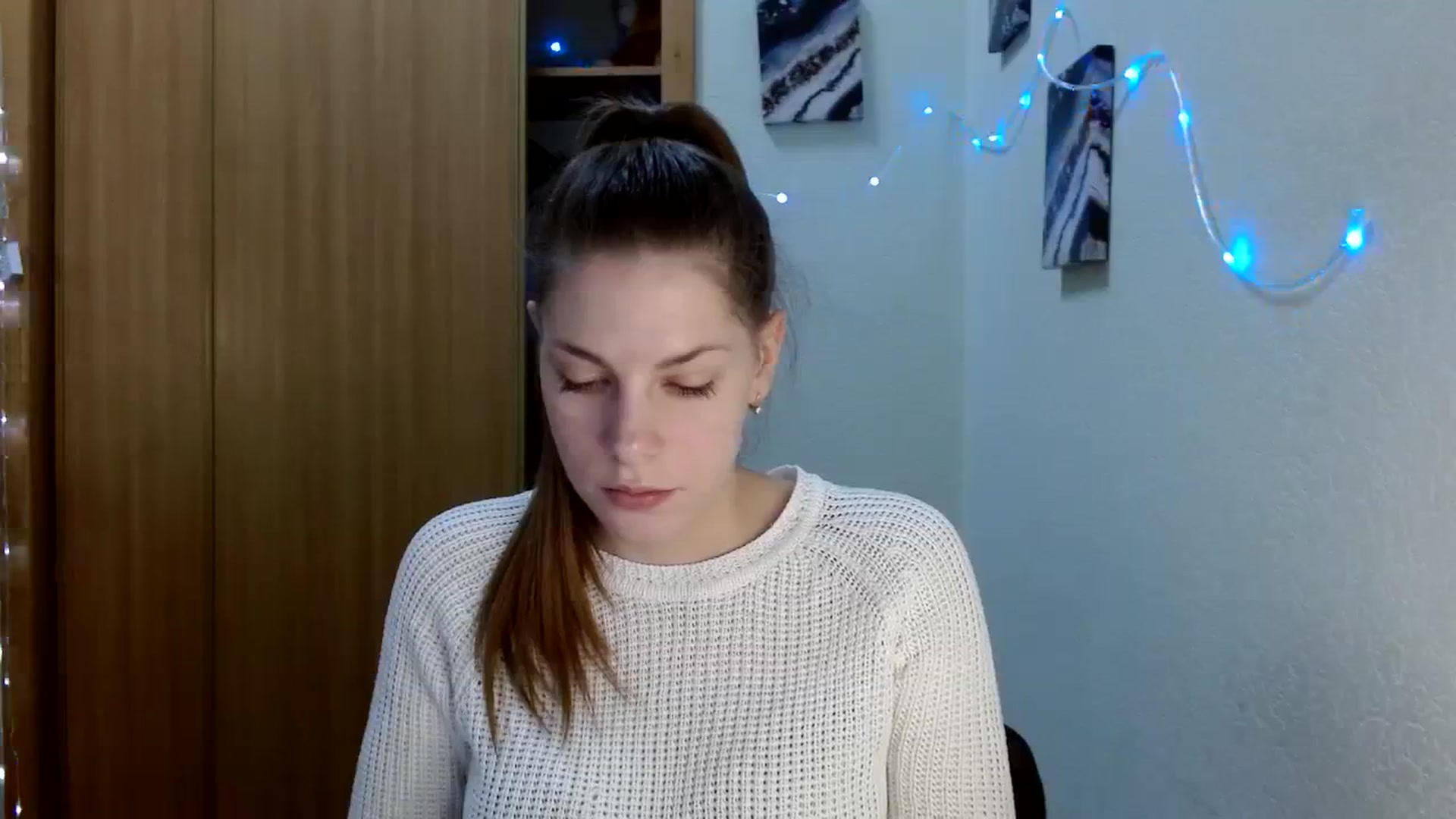 Gallery image thumbnail from Ur_Jenny's myfreecams stream on, 11/23/2023, 11:38 image 3 of 20