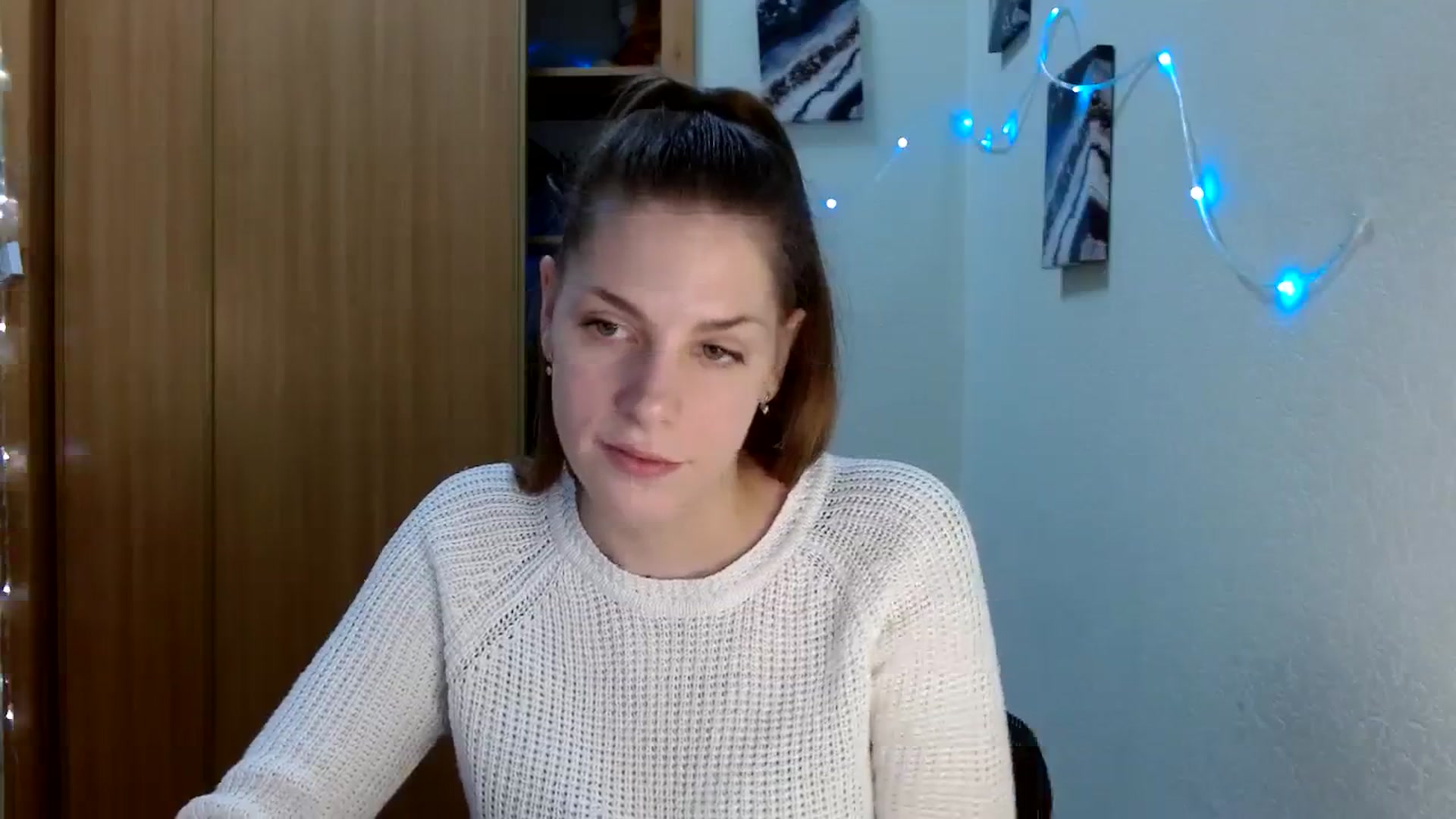 Gallery image thumbnail from Ur_Jenny's myfreecams stream on, 11/23/2023, 11:38 image 18 of 20