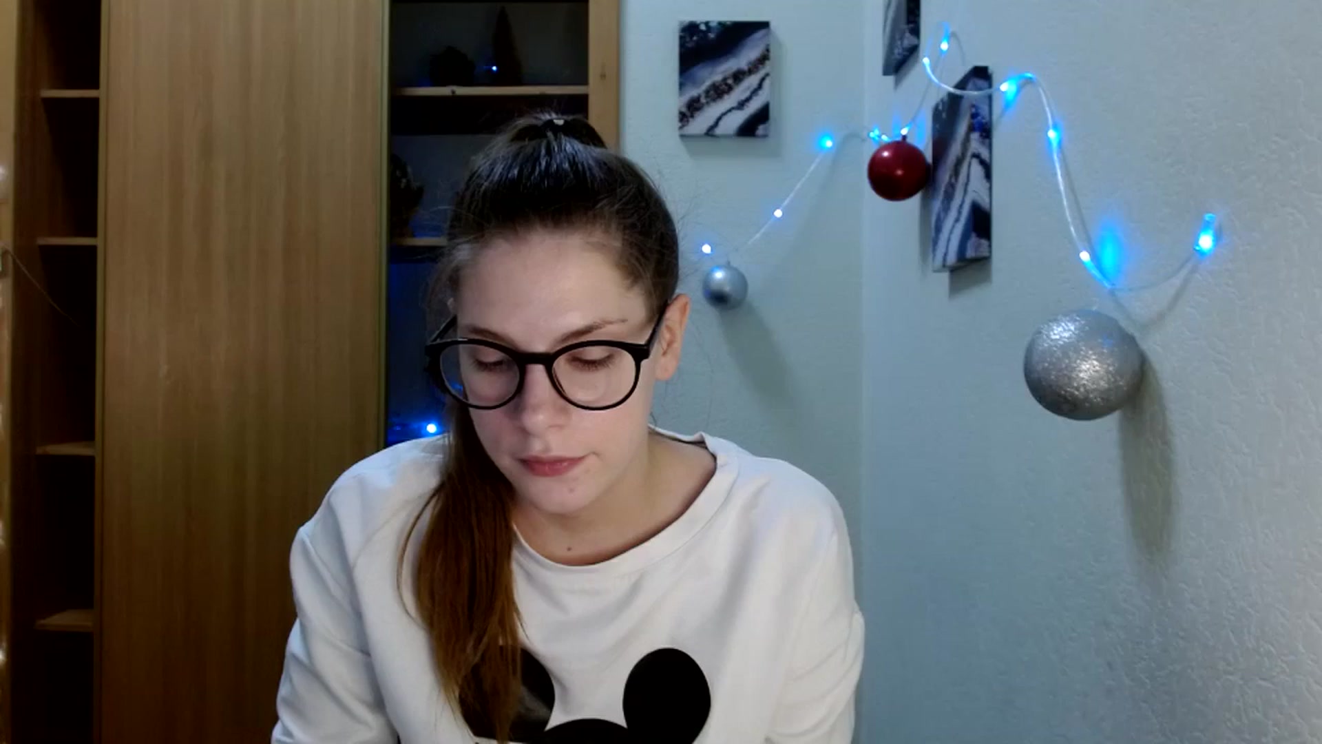 Gallery image thumbnail from Ur_Jenny's myfreecams stream on, 12/21/2023, 13:18 image 11 of 20