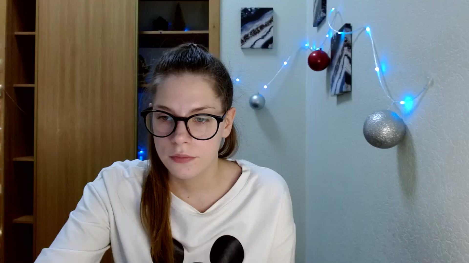 Gallery image thumbnail from Ur_Jenny's myfreecams stream on, 12/21/2023, 13:18 image 17 of 20