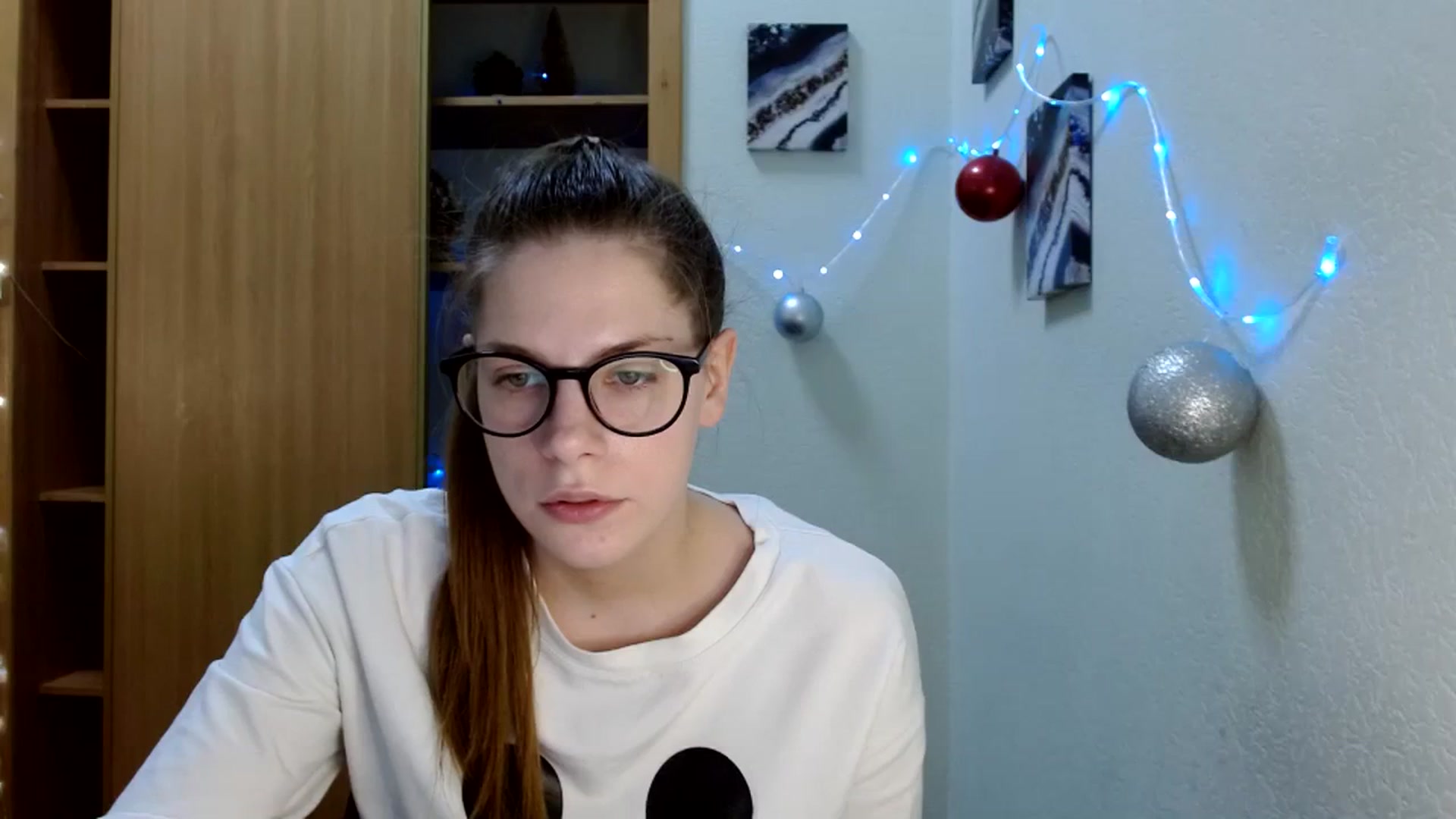 Gallery image thumbnail from Ur_Jenny's myfreecams stream on, 12/21/2023, 13:18 image 6 of 20