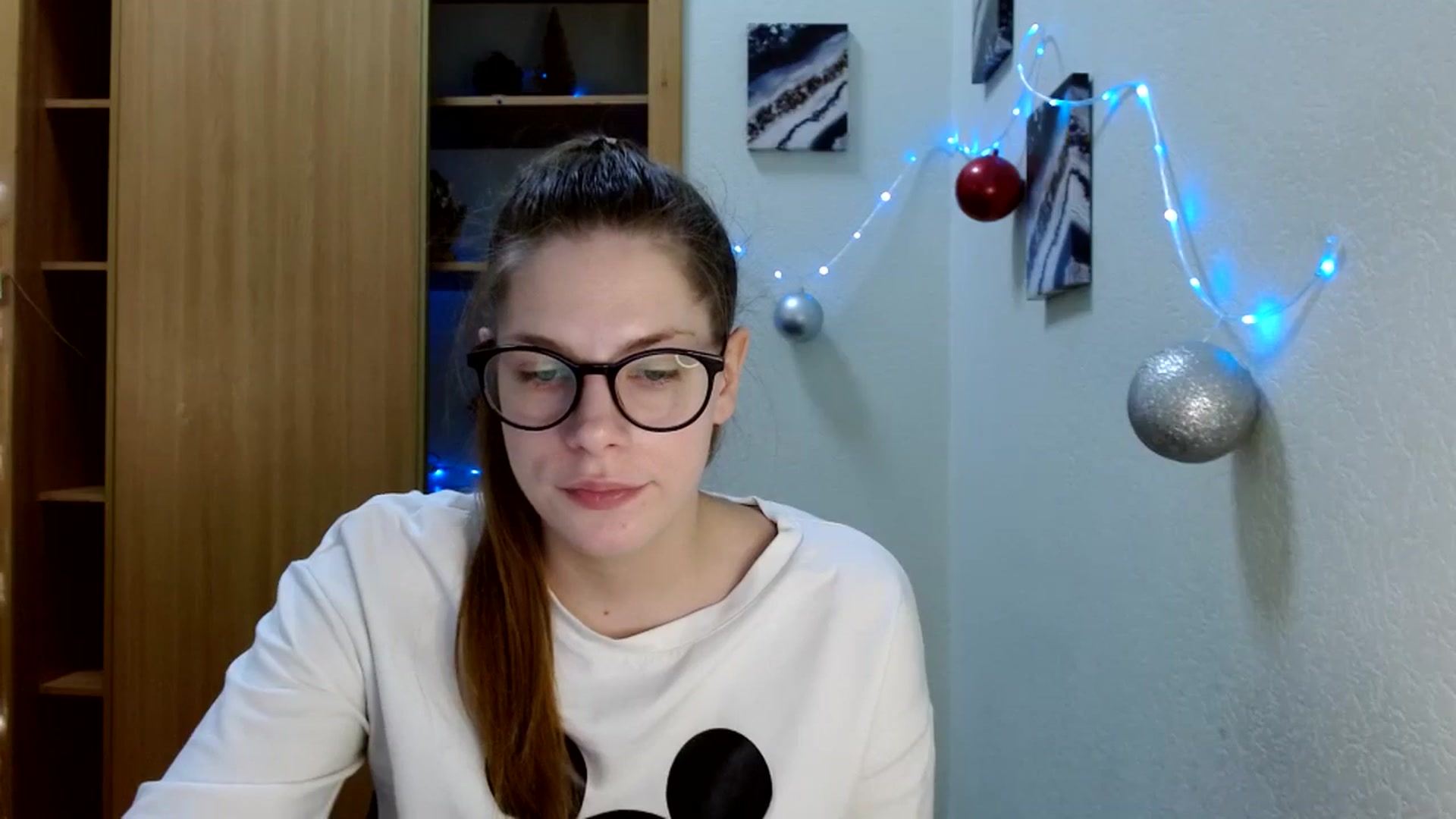 Gallery image thumbnail from Ur_Jenny's myfreecams stream on, 12/21/2023, 13:18 image 14 of 20