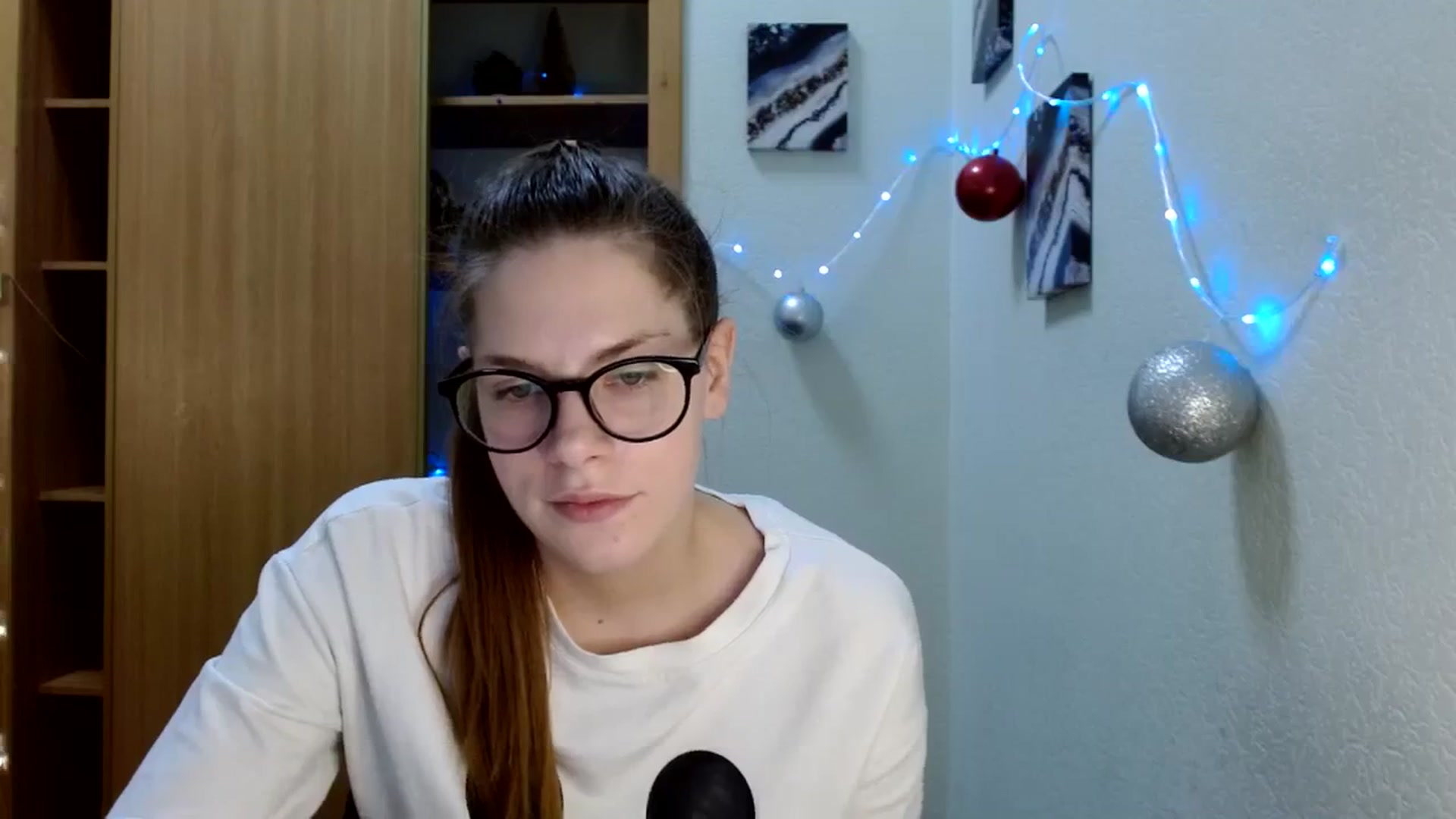 Gallery image thumbnail from Ur_Jenny's myfreecams stream on, 12/21/2023, 13:18 image 7 of 20
