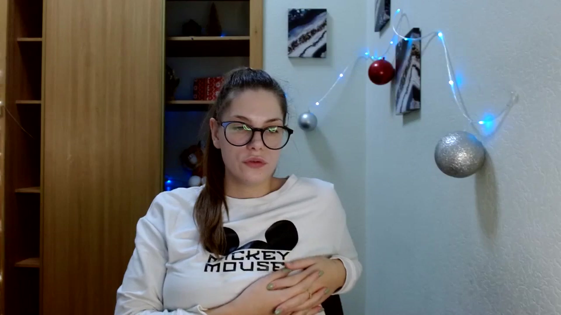 Gallery image thumbnail from Ur_Jenny's myfreecams stream on, 12/21/2023, 13:18 image 16 of 20