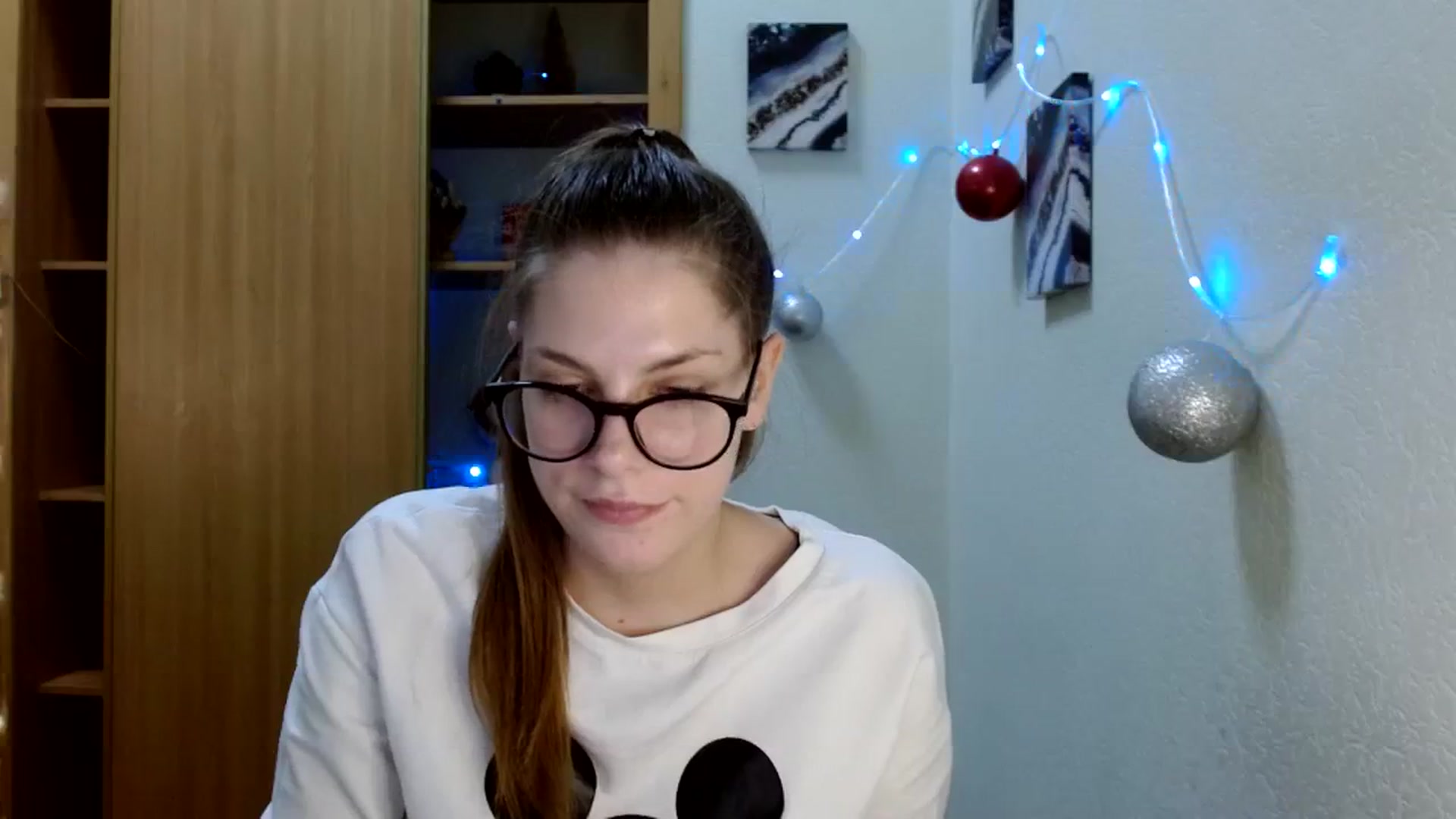 Gallery image thumbnail from Ur_Jenny's myfreecams stream on, 12/21/2023, 13:18 image 15 of 20
