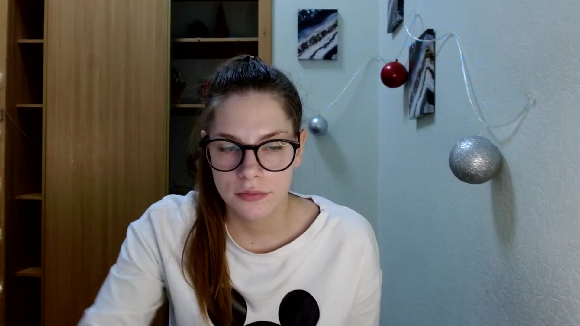Gallery image thumbnail from Ur_Jenny's myfreecams stream on, 12/21/2023, 13:18 image 12 of 20
