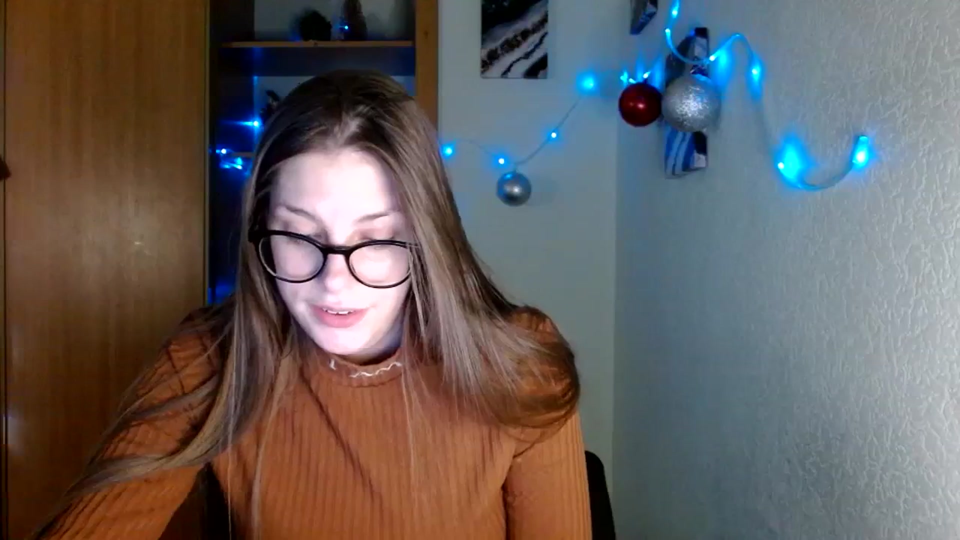 Gallery image thumbnail from Ur_Jenny's myfreecams stream on, 12/25/2023, 14:40 image 14 of 20