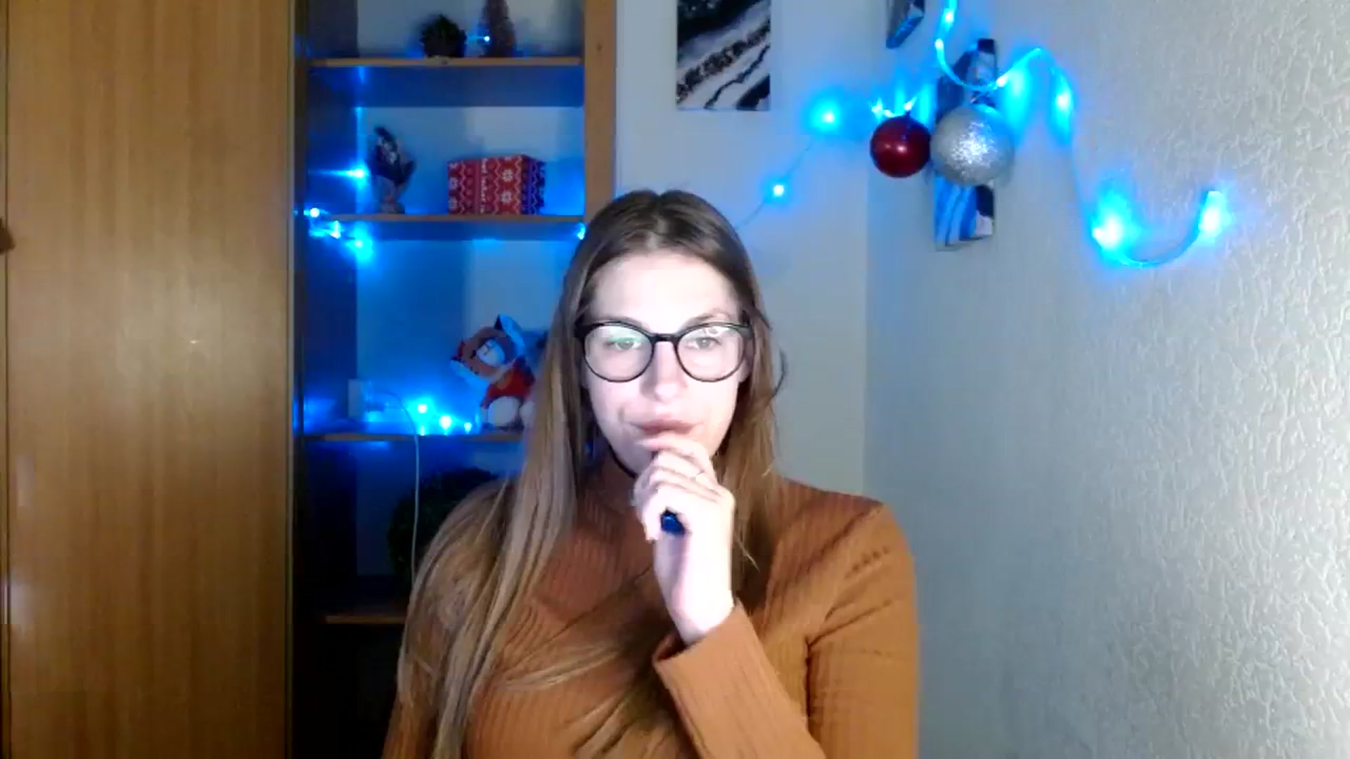 Gallery image thumbnail from Ur_Jenny's myfreecams stream on, 12/25/2023, 14:40 image 5 of 20