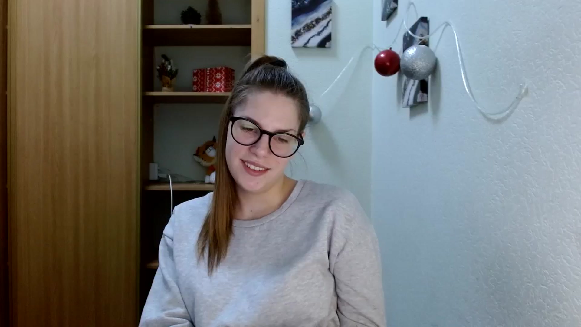 Gallery image thumbnail from Ur_Jenny's myfreecams stream on, 12/26/2023, 10:42 image 13 of 20