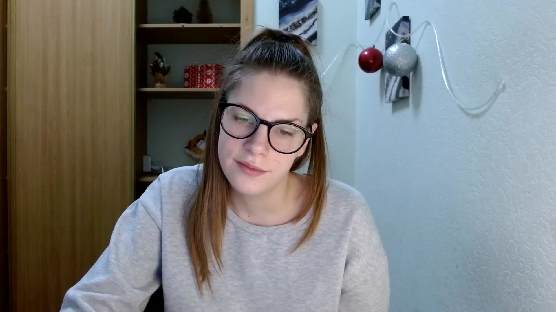 Gallery image thumbnail from Ur_Jenny's myfreecams stream on, 12/26/2023, 10:42 image 10 of 20