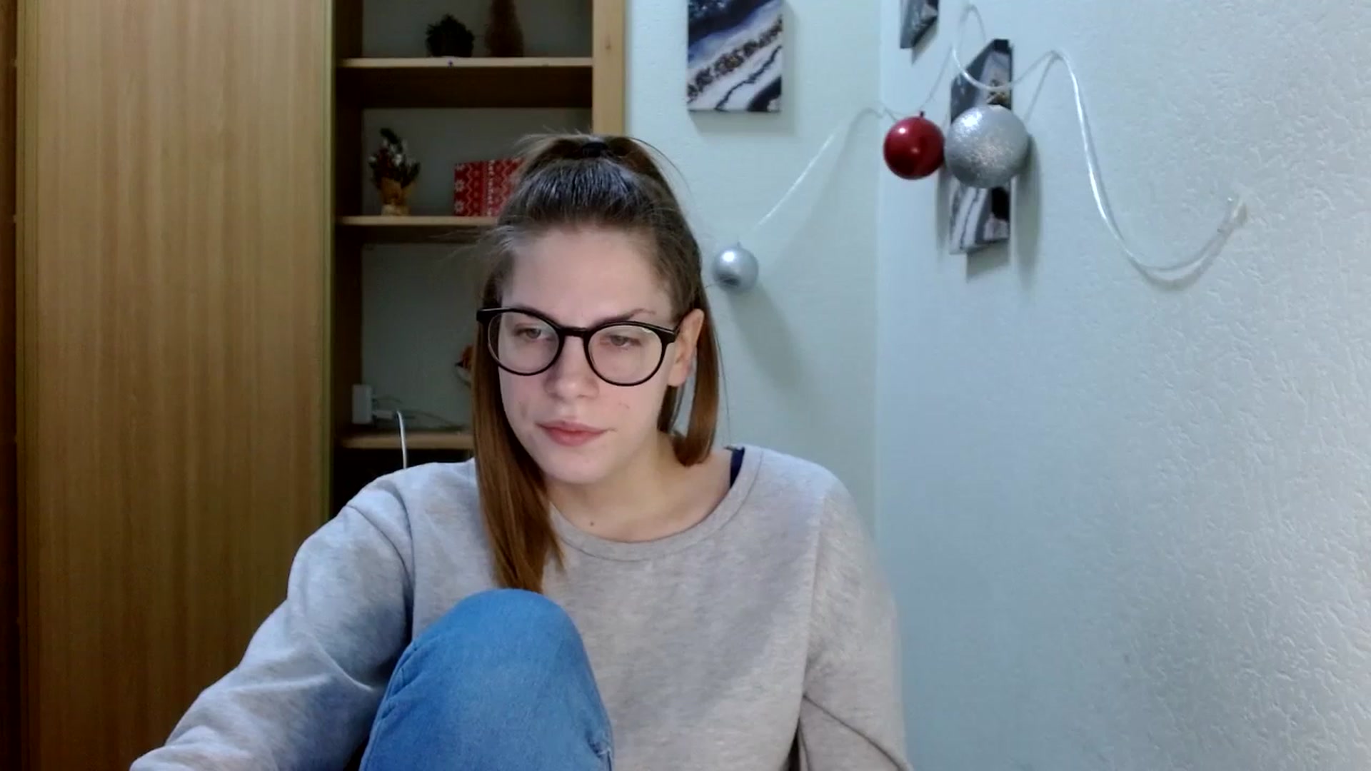 Gallery image thumbnail from Ur_Jenny's myfreecams stream on, 12/26/2023, 10:42 image 4 of 20