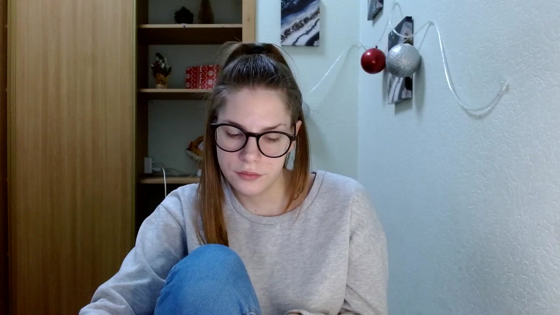 Gallery image thumbnail from Ur_Jenny's myfreecams stream on, 12/26/2023, 10:42 image 9 of 20