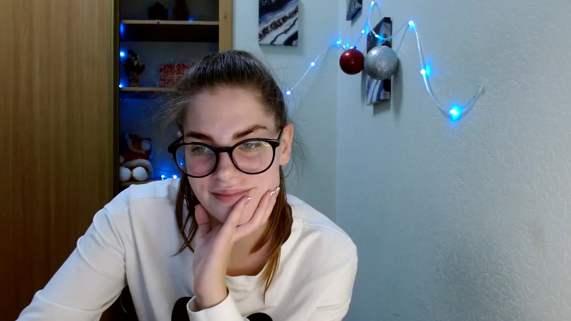 Gallery image thumbnail from Ur_Jenny's myfreecams stream on, 12/31/2023, 16:02 image 10 of 20