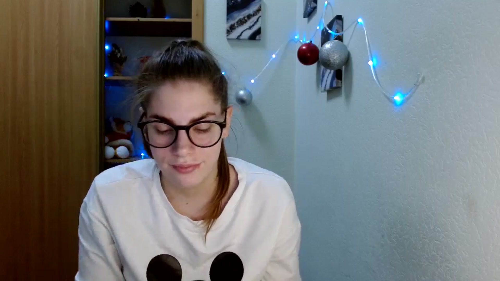 Gallery image thumbnail from Ur_Jenny's myfreecams stream on, 12/31/2023, 16:02 image 14 of 20