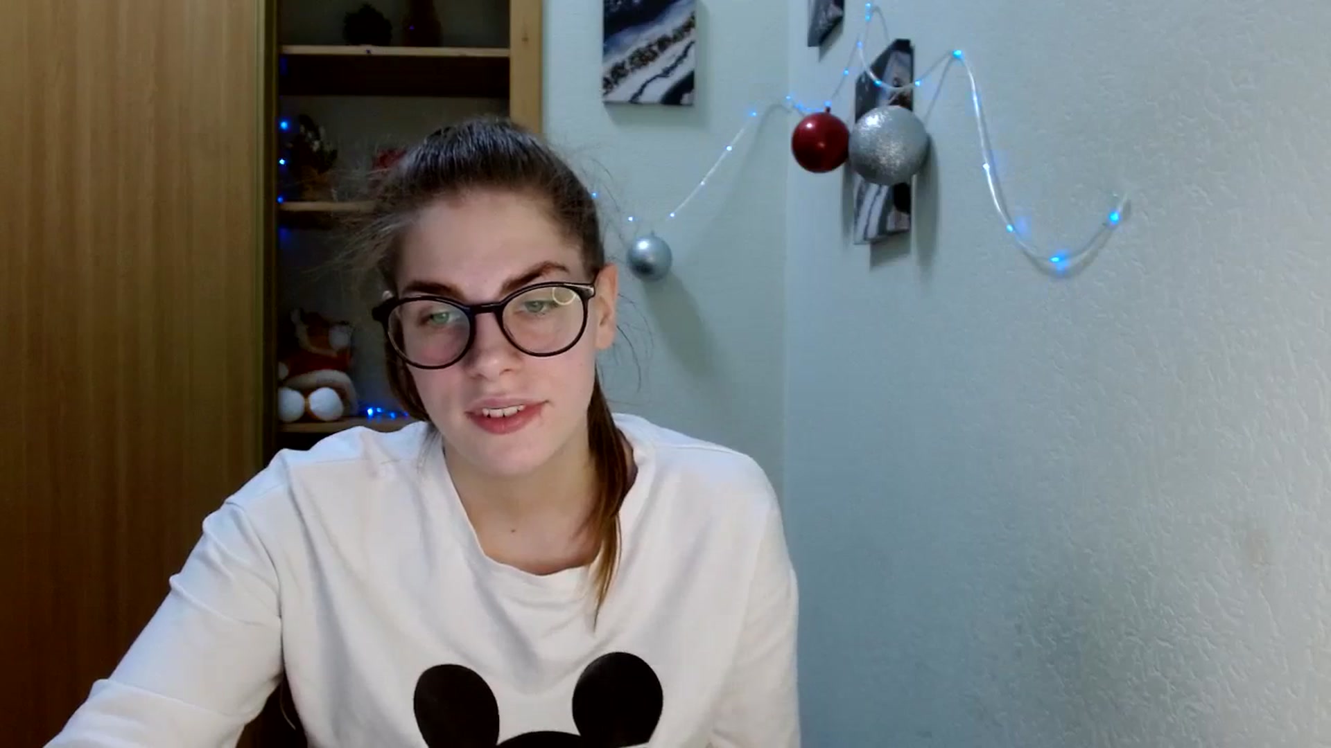 Gallery image thumbnail from Ur_Jenny's myfreecams stream on, 12/31/2023, 16:02 image 13 of 20