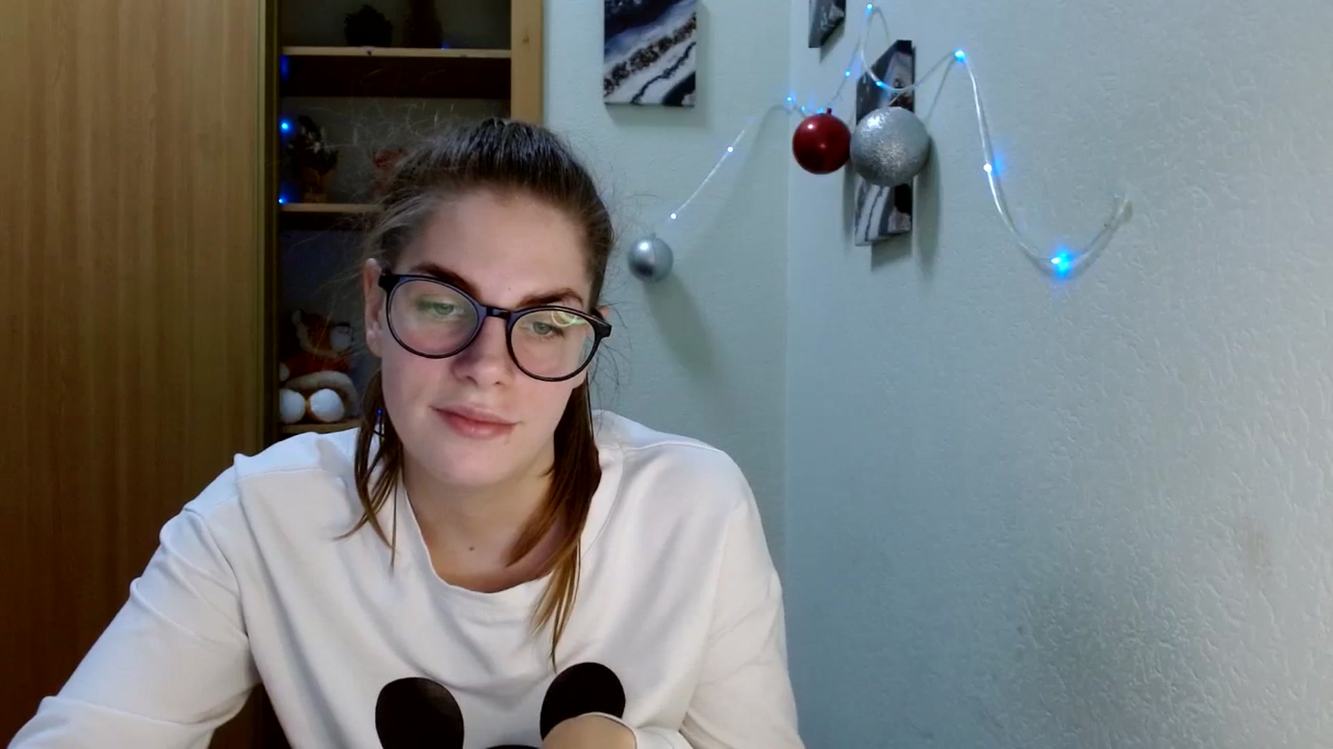 Gallery image thumbnail from Ur_Jenny's myfreecams stream on, 12/31/2023, 16:02 image 9 of 20
