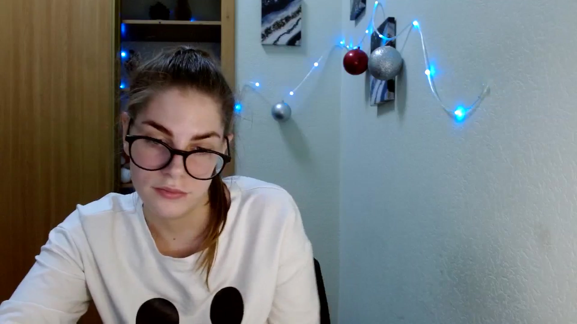 Gallery image thumbnail from Ur_Jenny's myfreecams stream on, 12/31/2023, 16:02 image 11 of 20