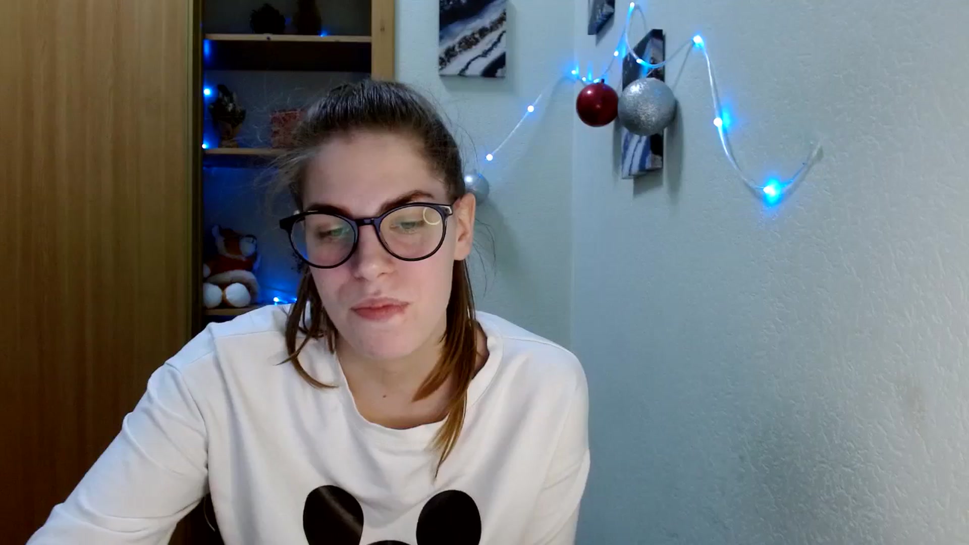 Gallery image thumbnail from Ur_Jenny's myfreecams stream on, 12/31/2023, 16:02 image 5 of 20