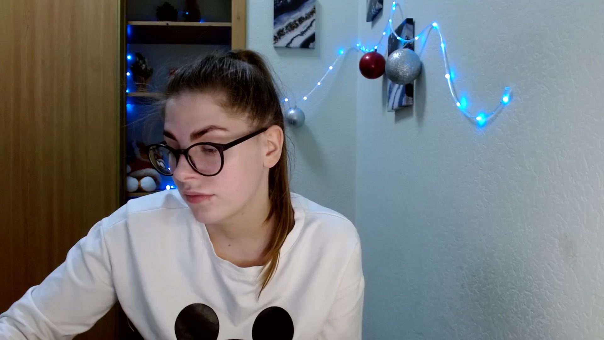 Gallery image thumbnail from Ur_Jenny's myfreecams stream on, 12/31/2023, 16:02 image 12 of 20