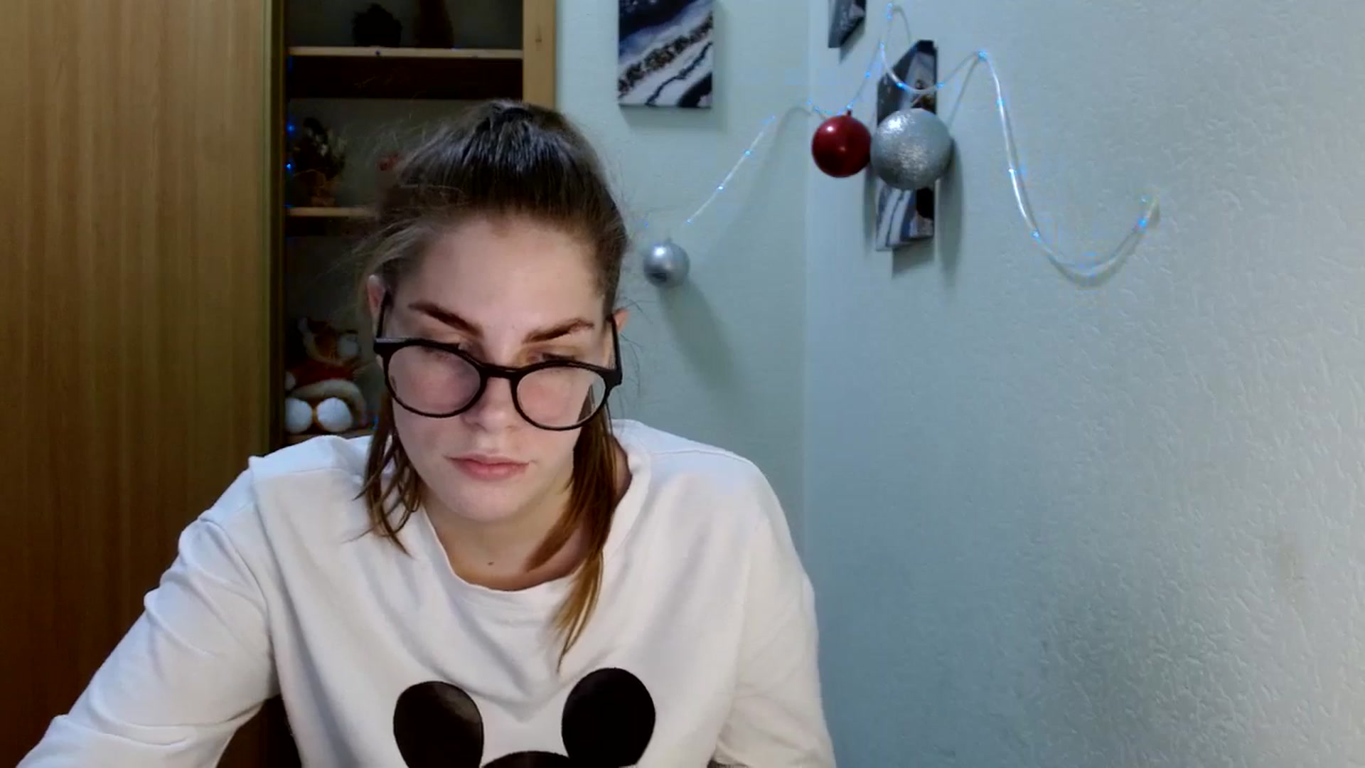 Gallery image thumbnail from Ur_Jenny's myfreecams stream on, 12/31/2023, 16:02 image 7 of 20