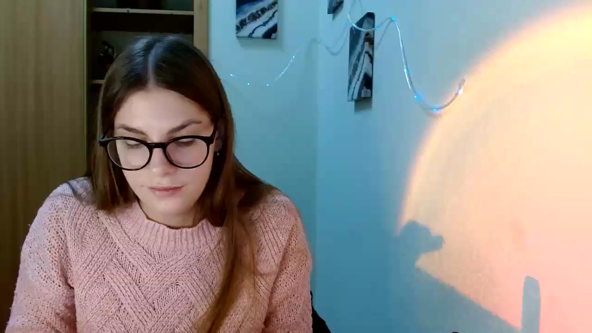 Gallery image thumbnail from Ur_Jenny's myfreecams stream on, 01/17/2024, 11:35 image 16 of 20