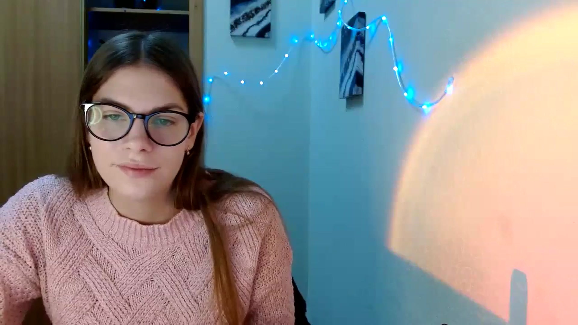 Gallery image thumbnail from Ur_Jenny's myfreecams stream on, 01/17/2024, 11:35 image 3 of 20