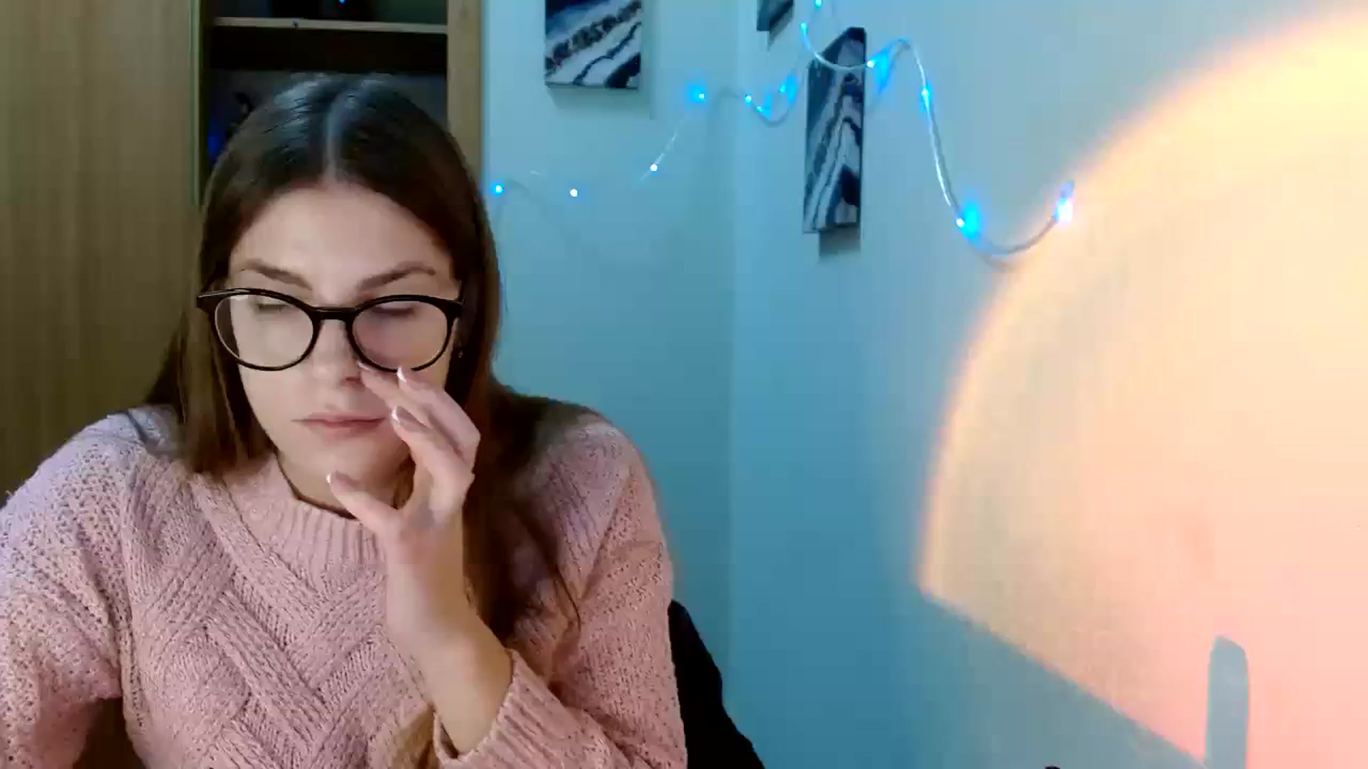 Gallery image thumbnail from Ur_Jenny's myfreecams stream on, 01/17/2024, 11:35 image 19 of 20