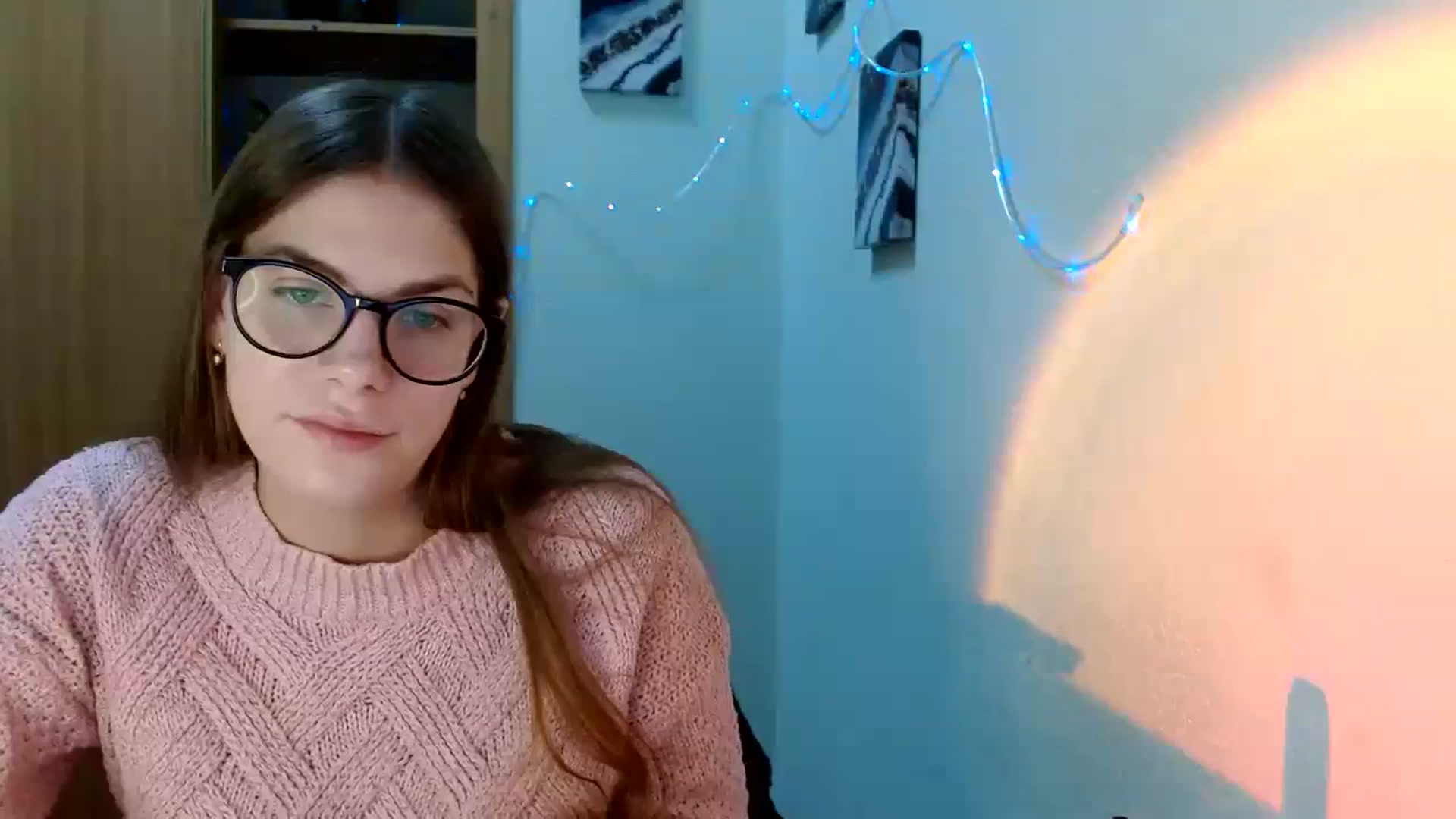 Gallery image thumbnail from Ur_Jenny's myfreecams stream on, 01/17/2024, 11:35 image 4 of 20