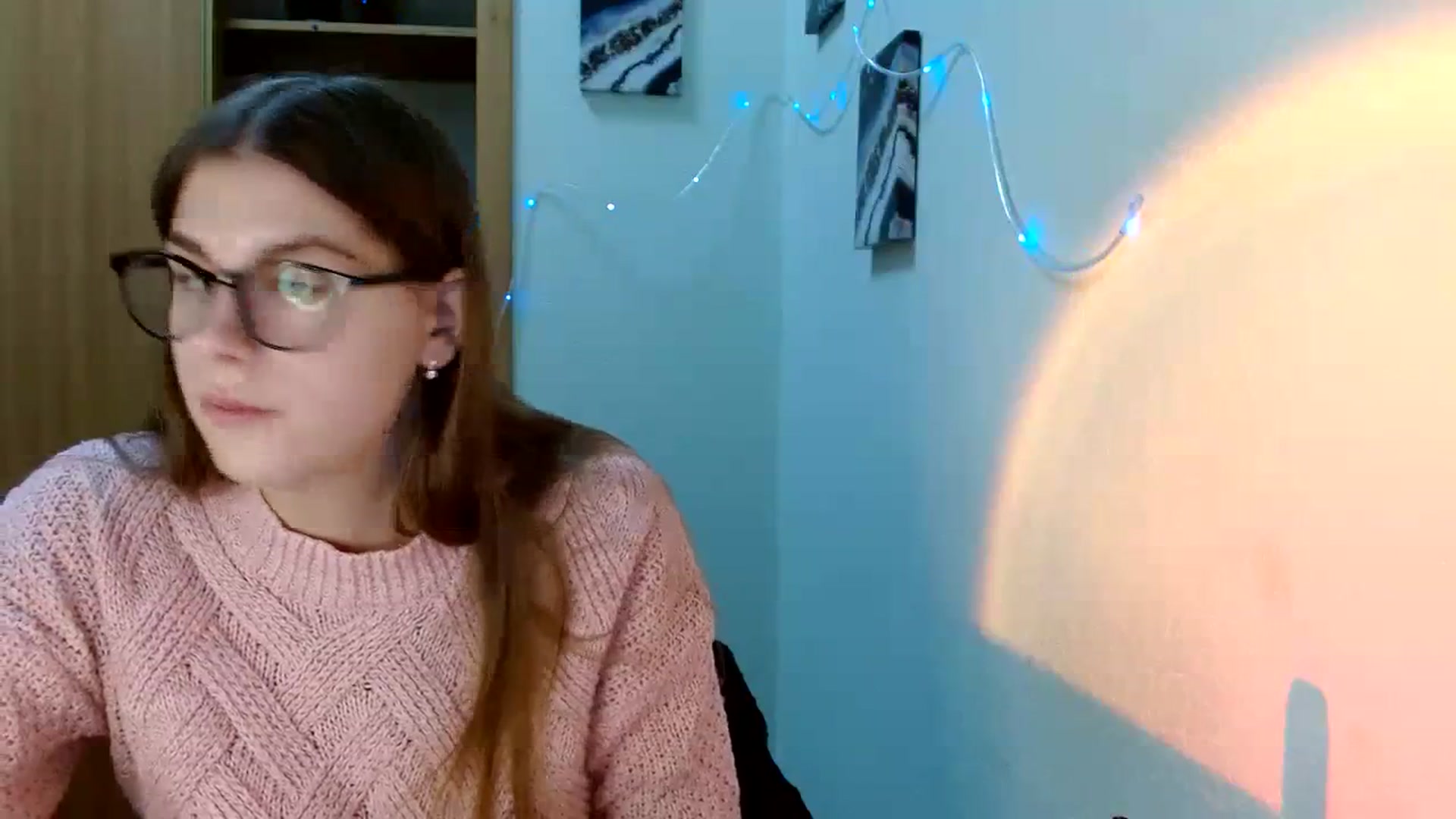Gallery image thumbnail from Ur_Jenny's myfreecams stream on, 01/17/2024, 11:35 image 10 of 20