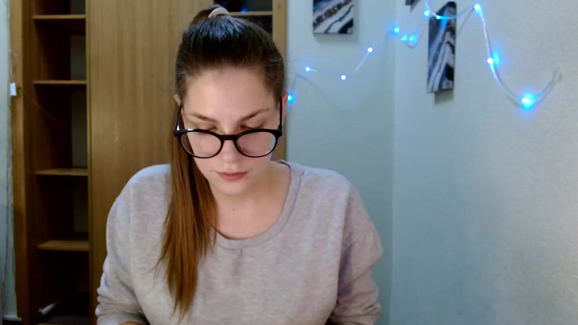 Gallery image thumbnail from Ur_Jenny's myfreecams stream on, 01/19/2024, 16:20 image 9 of 20