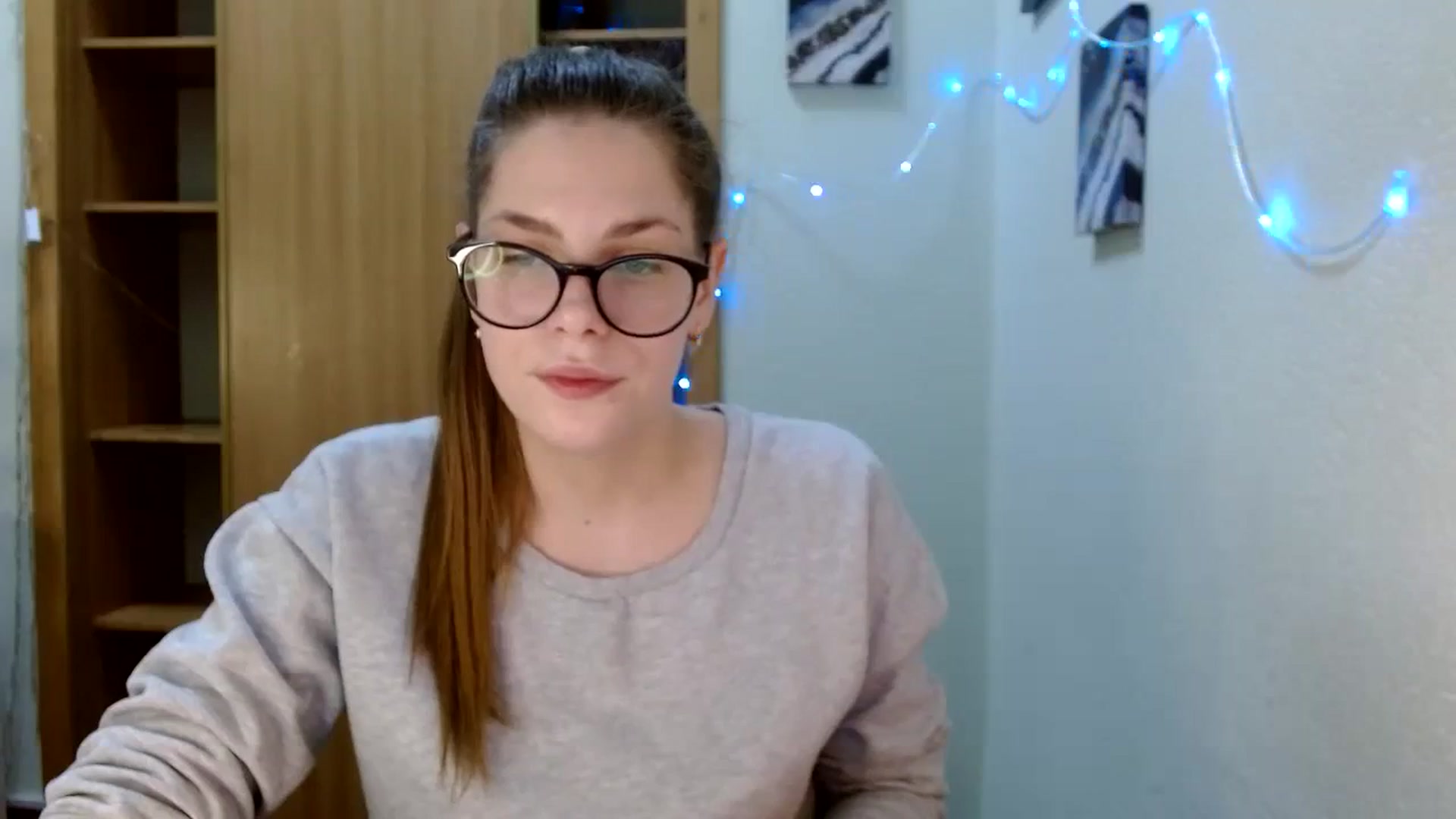 Gallery image thumbnail from Ur_Jenny's myfreecams stream on, 01/19/2024, 16:20 image 5 of 20