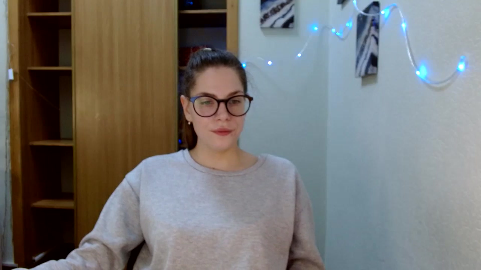 Gallery image thumbnail from Ur_Jenny's myfreecams stream on, 01/19/2024, 16:20 image 2 of 20