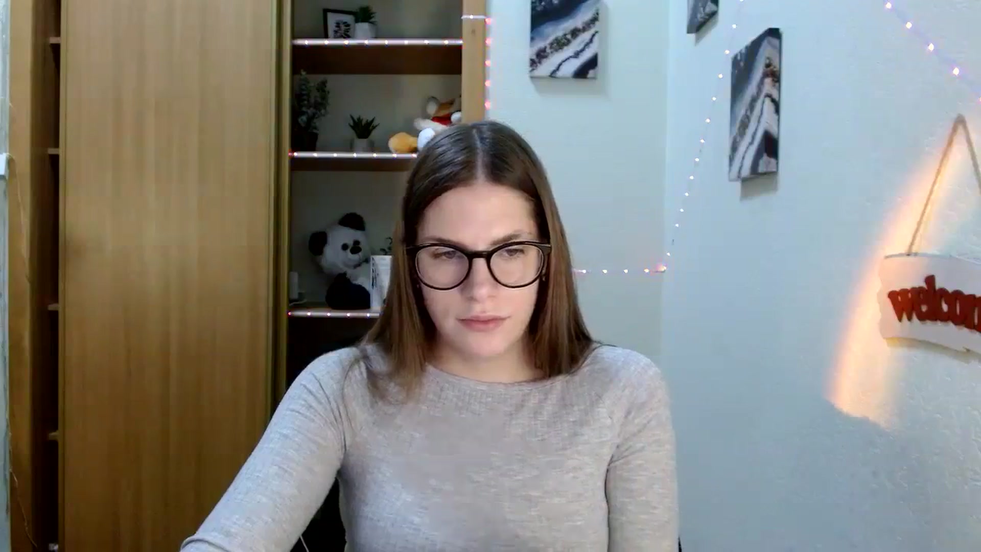 Gallery image thumbnail from Ur_Jenny's myfreecams stream on, 02/05/2024, 12:18 image 10 of 20