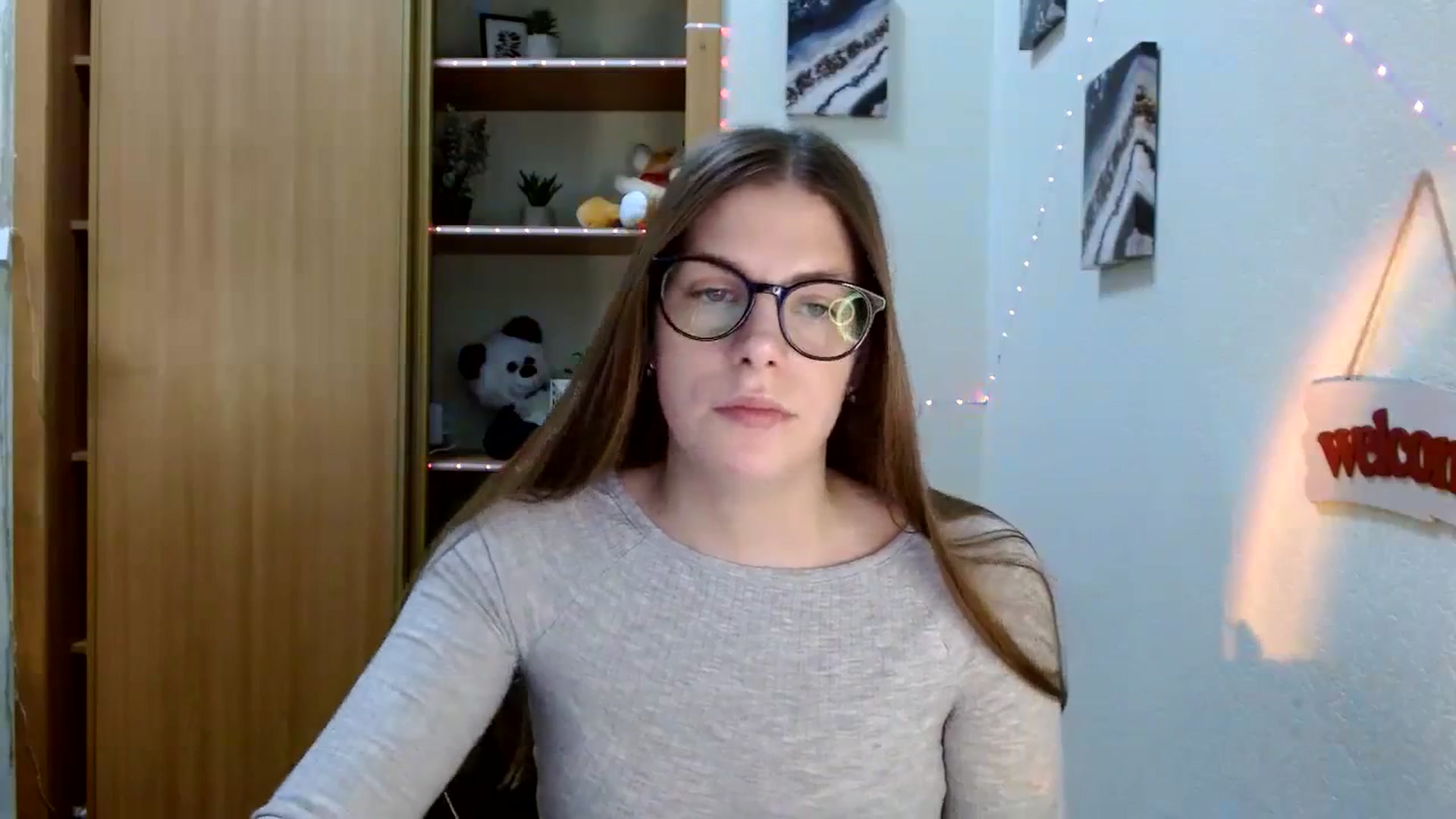 Gallery image thumbnail from Ur_Jenny's myfreecams stream on, 02/05/2024, 12:18 image 18 of 20
