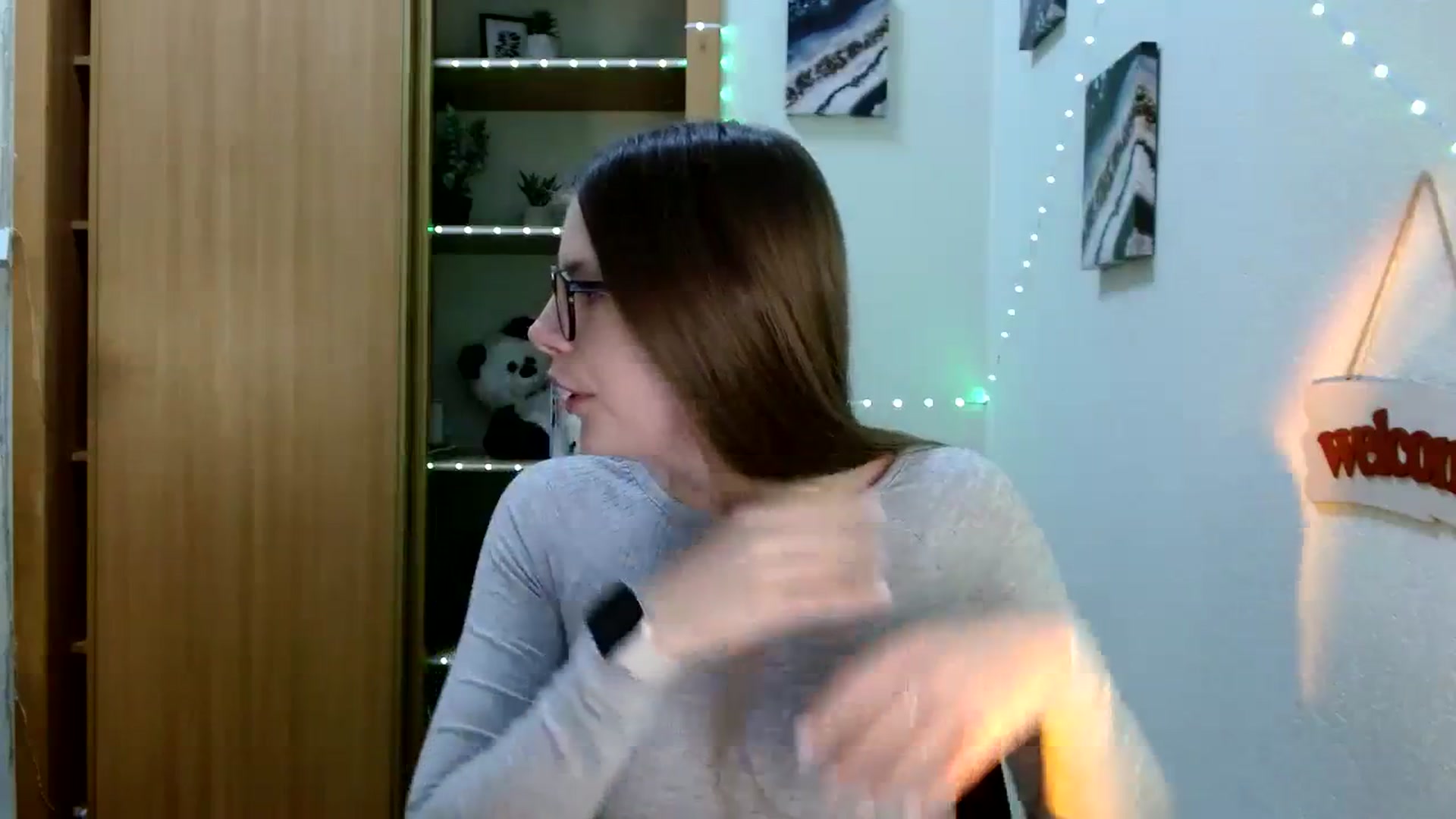 Gallery image thumbnail from Ur_Jenny's myfreecams stream on, 02/05/2024, 12:18 image 13 of 20