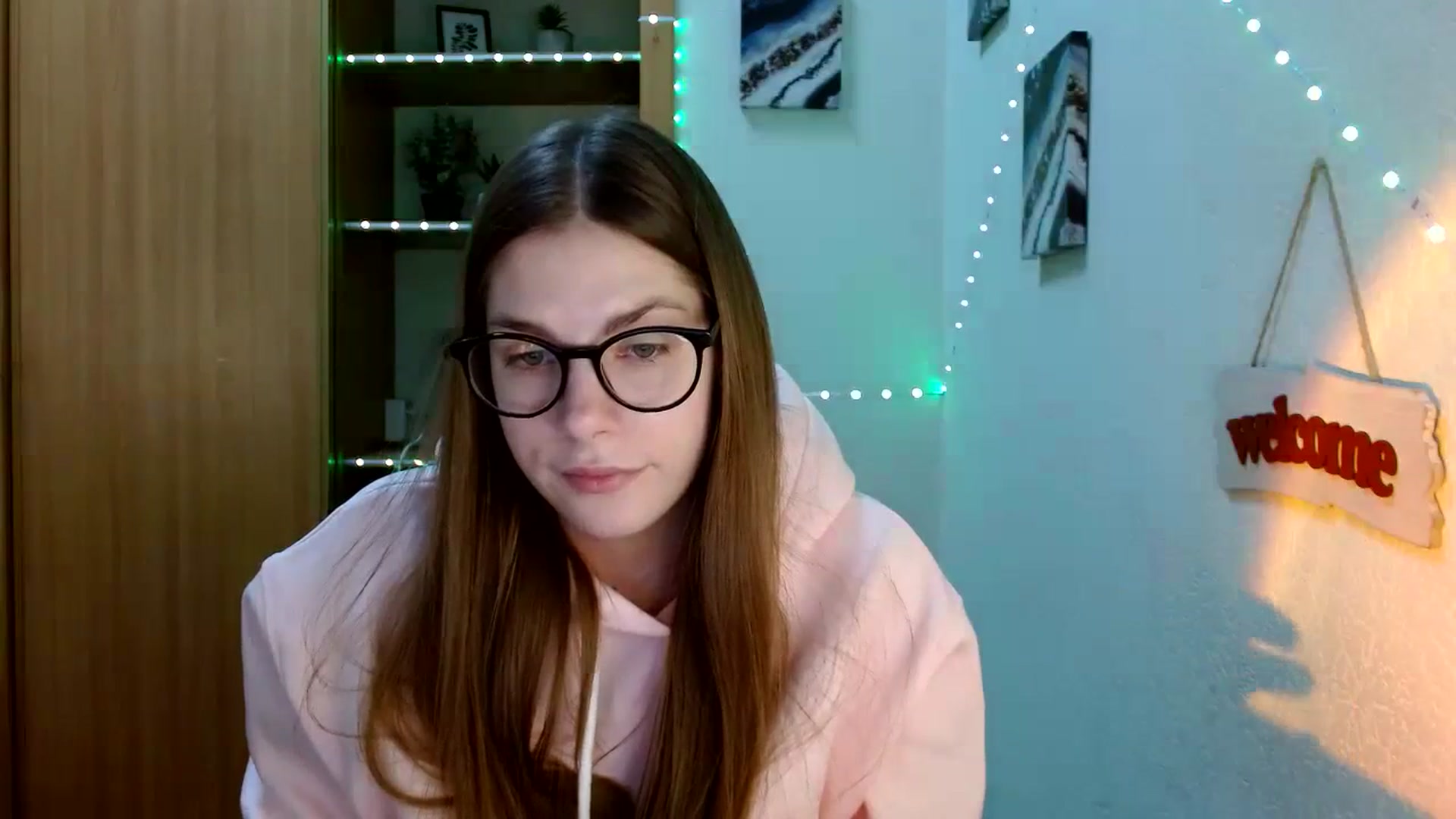 Gallery image thumbnail from Ur_Jenny's myfreecams stream on, 02/19/2024, 13:13 image 11 of 20
