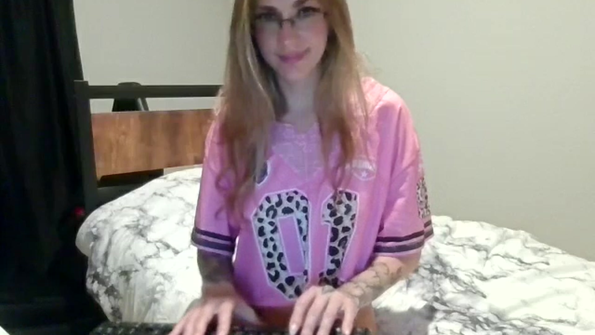 Gallery image thumbnail from Ur_SexyWomen's myfreecams stream on, 12/11/2025, 10:57 image 19 of 20