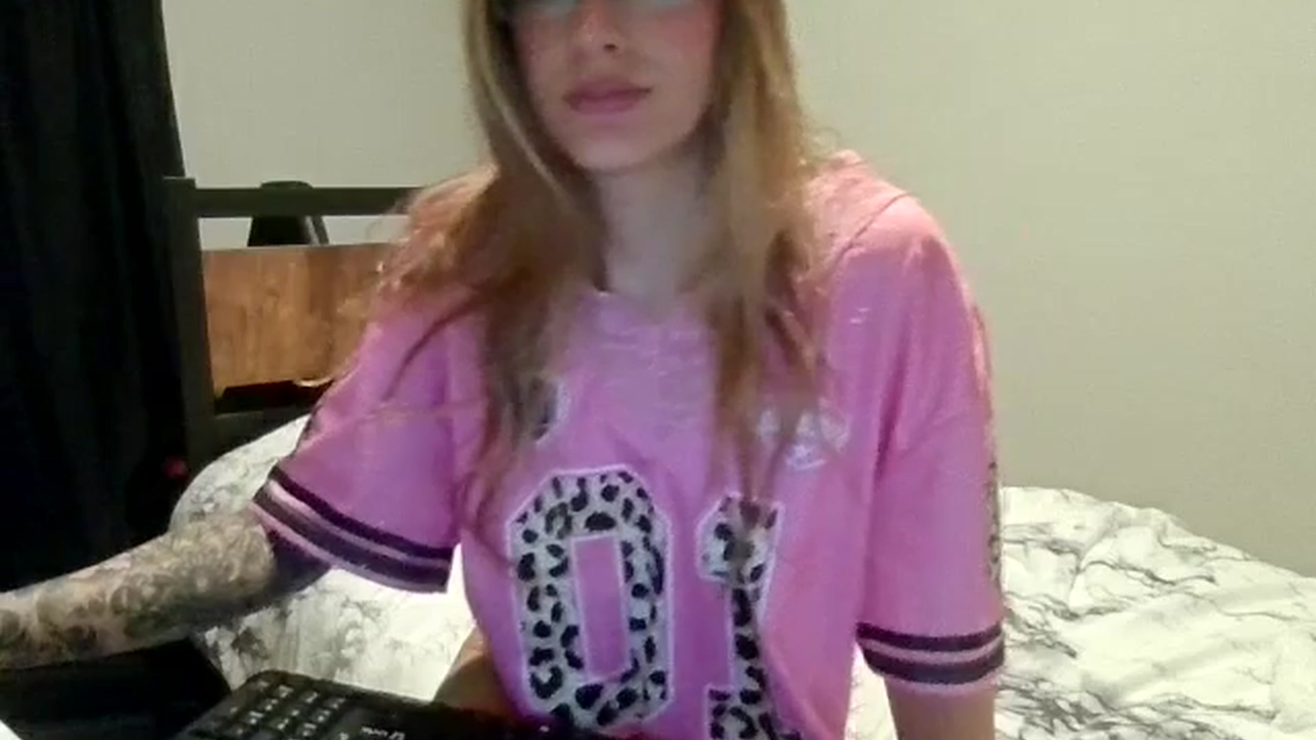Gallery image thumbnail from Ur_SexyWomen's myfreecams stream on, 12/11/2025, 10:57 image 15 of 20