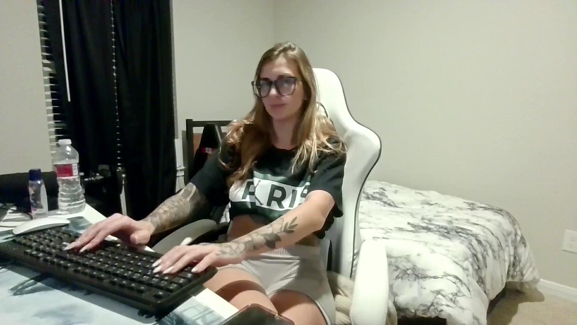 Gallery image thumbnail from Ur_SexyWomen's myfreecams stream on, 01/02/2026, 07:54 image 3 of 20