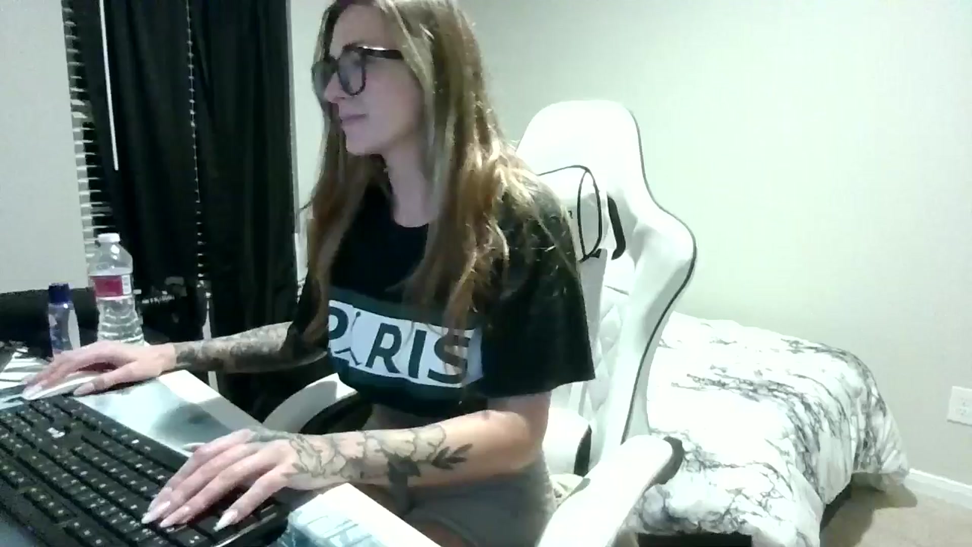 Gallery image thumbnail from Ur_SexyWomen's myfreecams stream on, 01/02/2026, 07:54 image 16 of 20