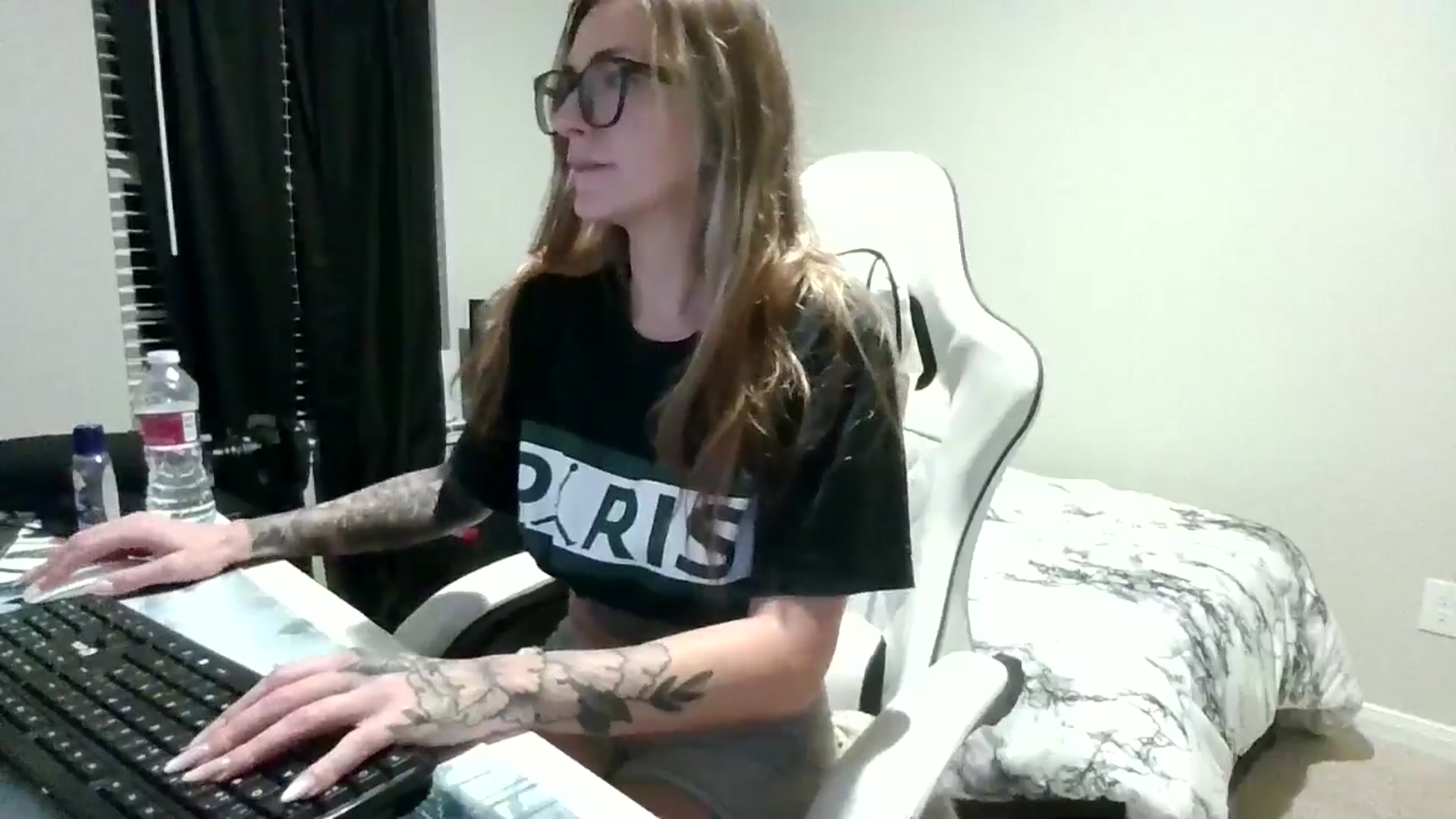 Gallery image thumbnail from Ur_SexyWomen's myfreecams stream on, 01/02/2026, 07:54 image 15 of 20