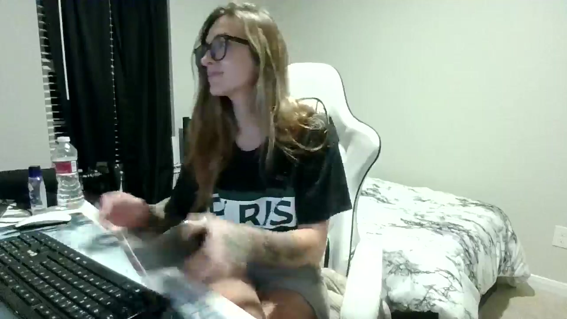 Gallery image thumbnail from Ur_SexyWomen's myfreecams stream on, 01/02/2026, 07:54 image 6 of 20