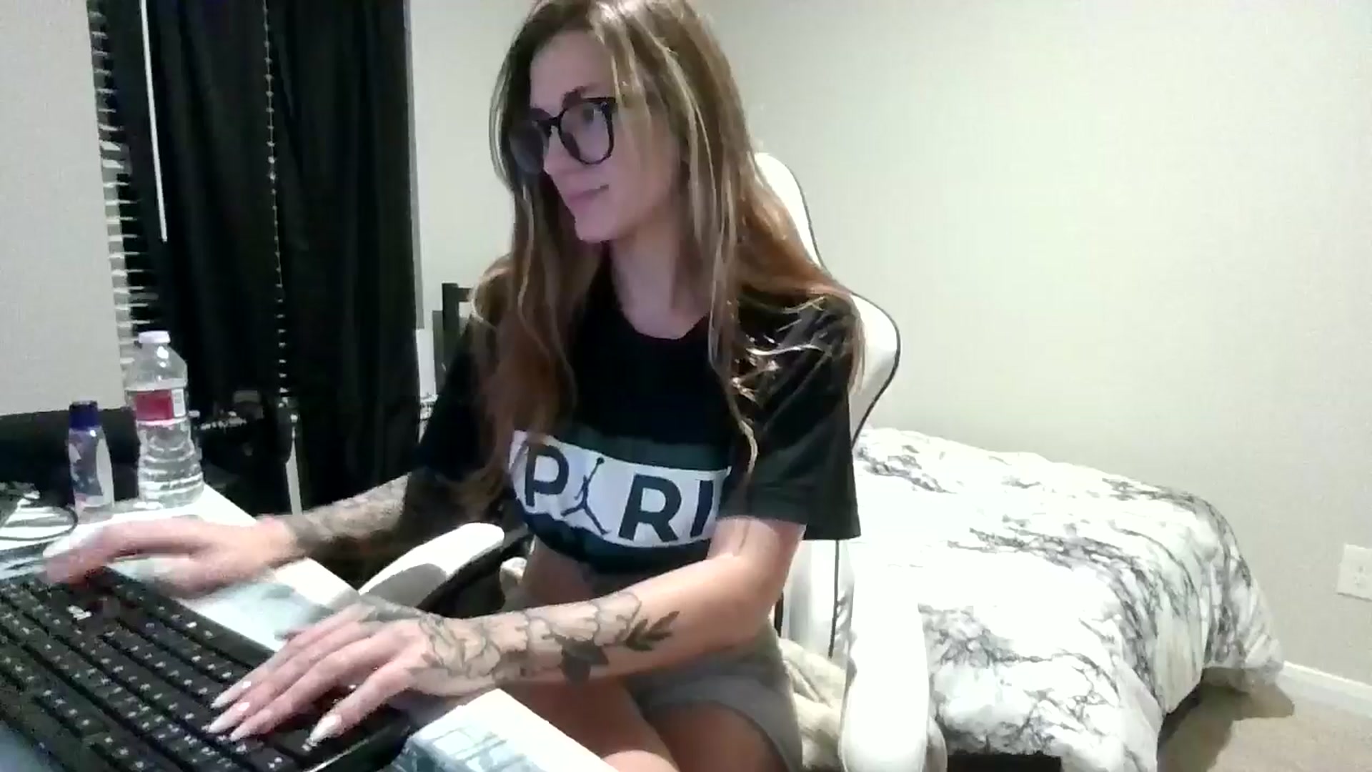 Gallery image thumbnail from Ur_SexyWomen's myfreecams stream on, 01/02/2026, 07:54 image 9 of 20